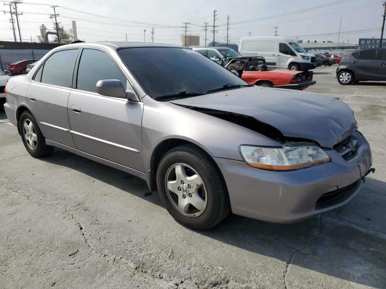 Photo 3 VIN: 1HGCG1657YA009612 - HONDA ACCORD 