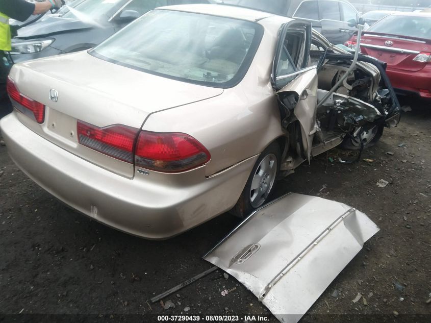 Photo 3 VIN: 1HGCG16581A018955 - HONDA ACCORD 