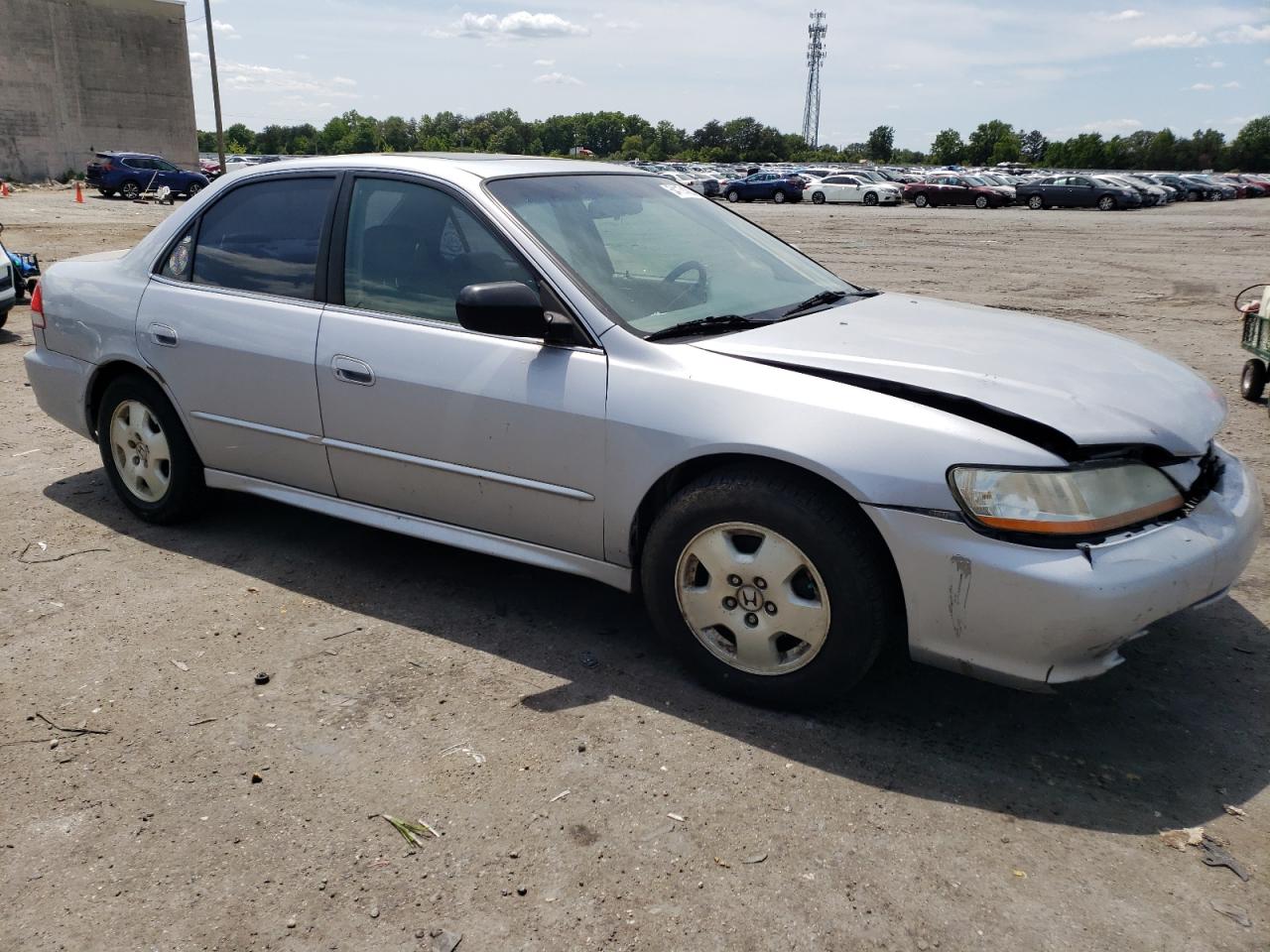 Photo 3 VIN: 1HGCG16581A058825 - HONDA ACCORD 