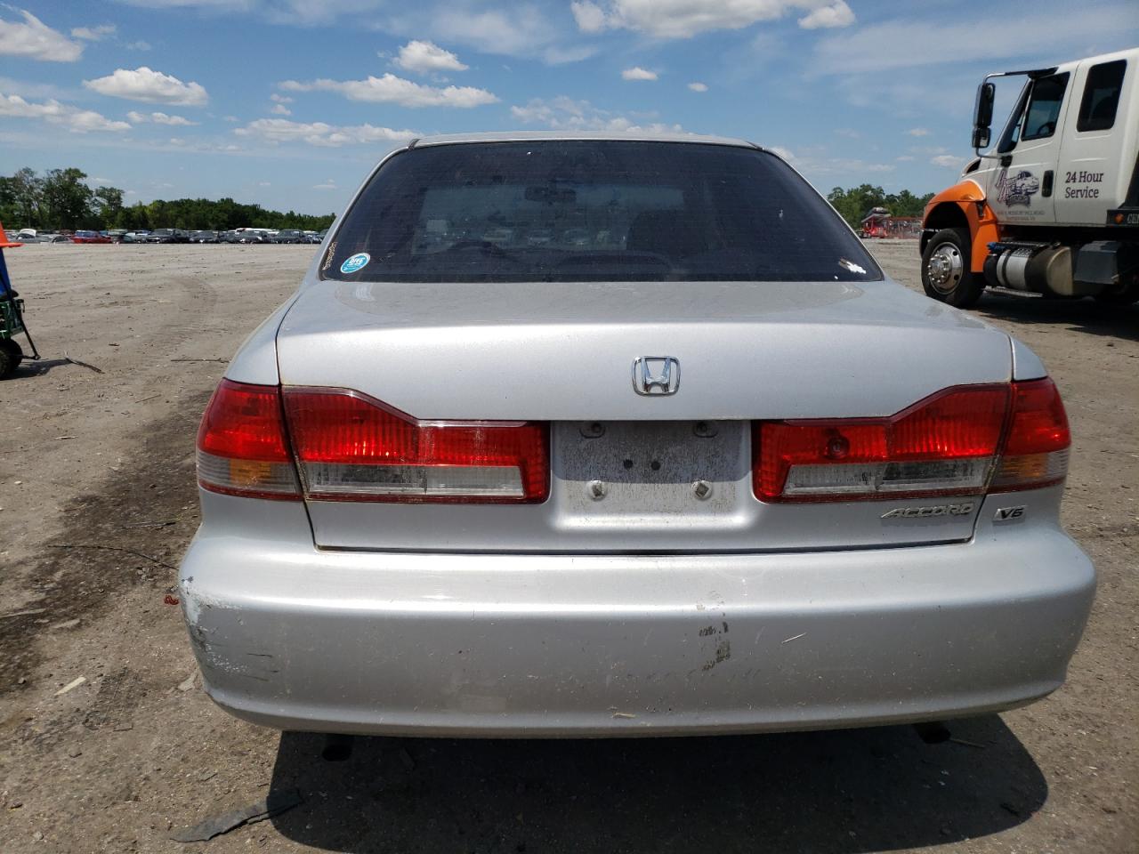 Photo 5 VIN: 1HGCG16581A058825 - HONDA ACCORD 