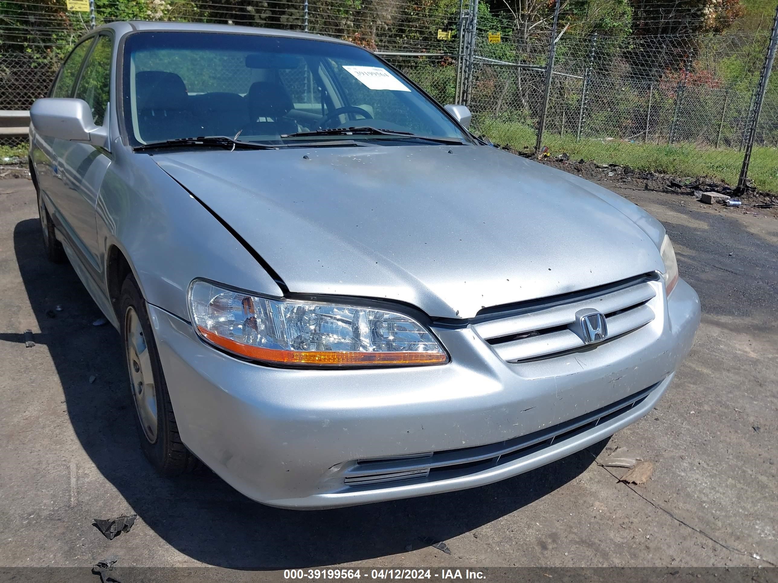 Photo 5 VIN: 1HGCG16581A086057 - HONDA ACCORD 