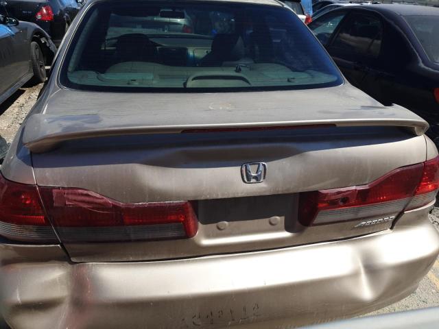 Photo 5 VIN: 1HGCG16582A010940 - HONDA ACCORD 