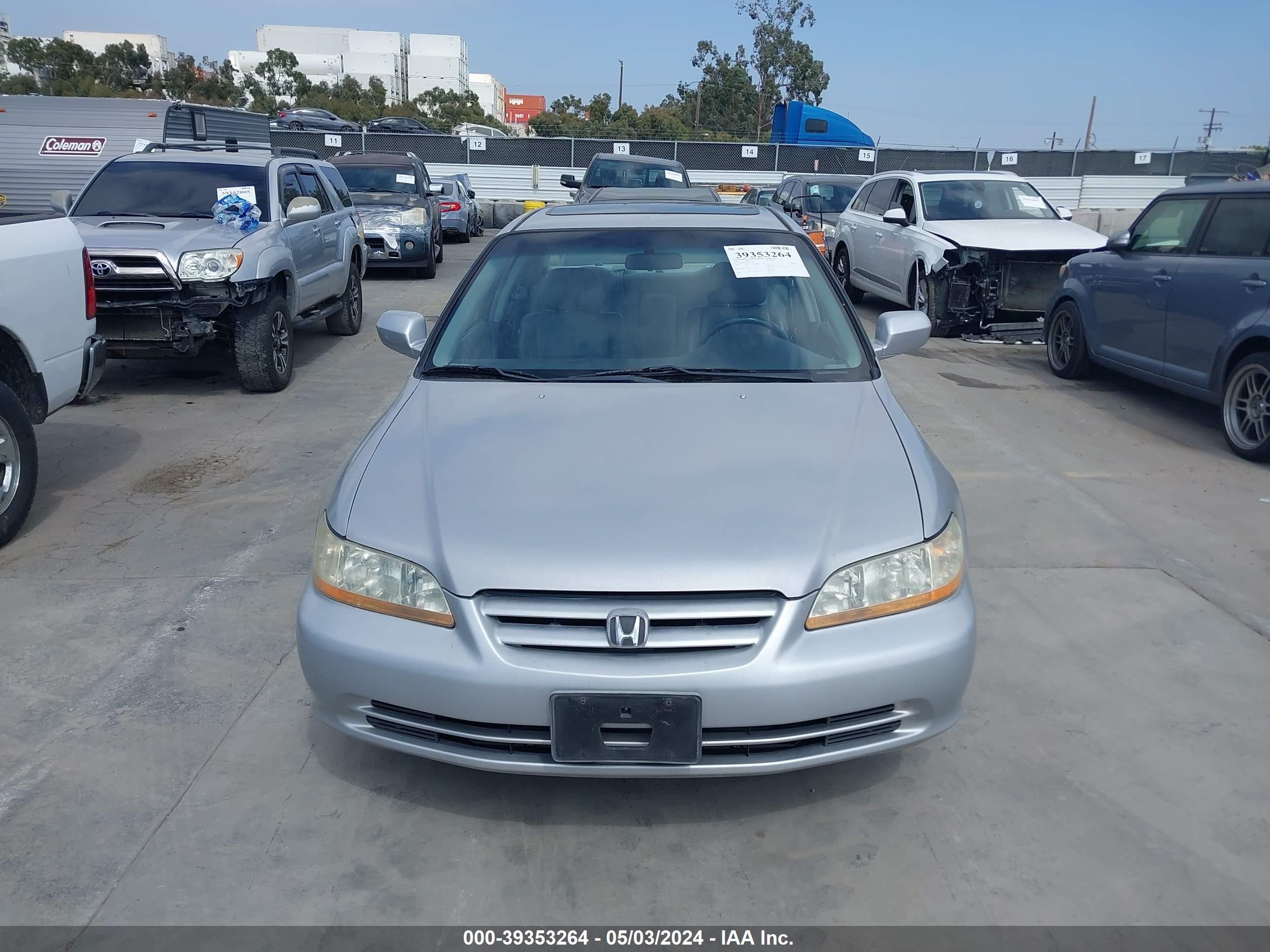 Photo 5 VIN: 1HGCG16582A042593 - HONDA ACCORD 