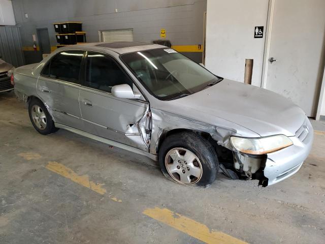 Photo 3 VIN: 1HGCG16582A084522 - HONDA ACCORD EX 