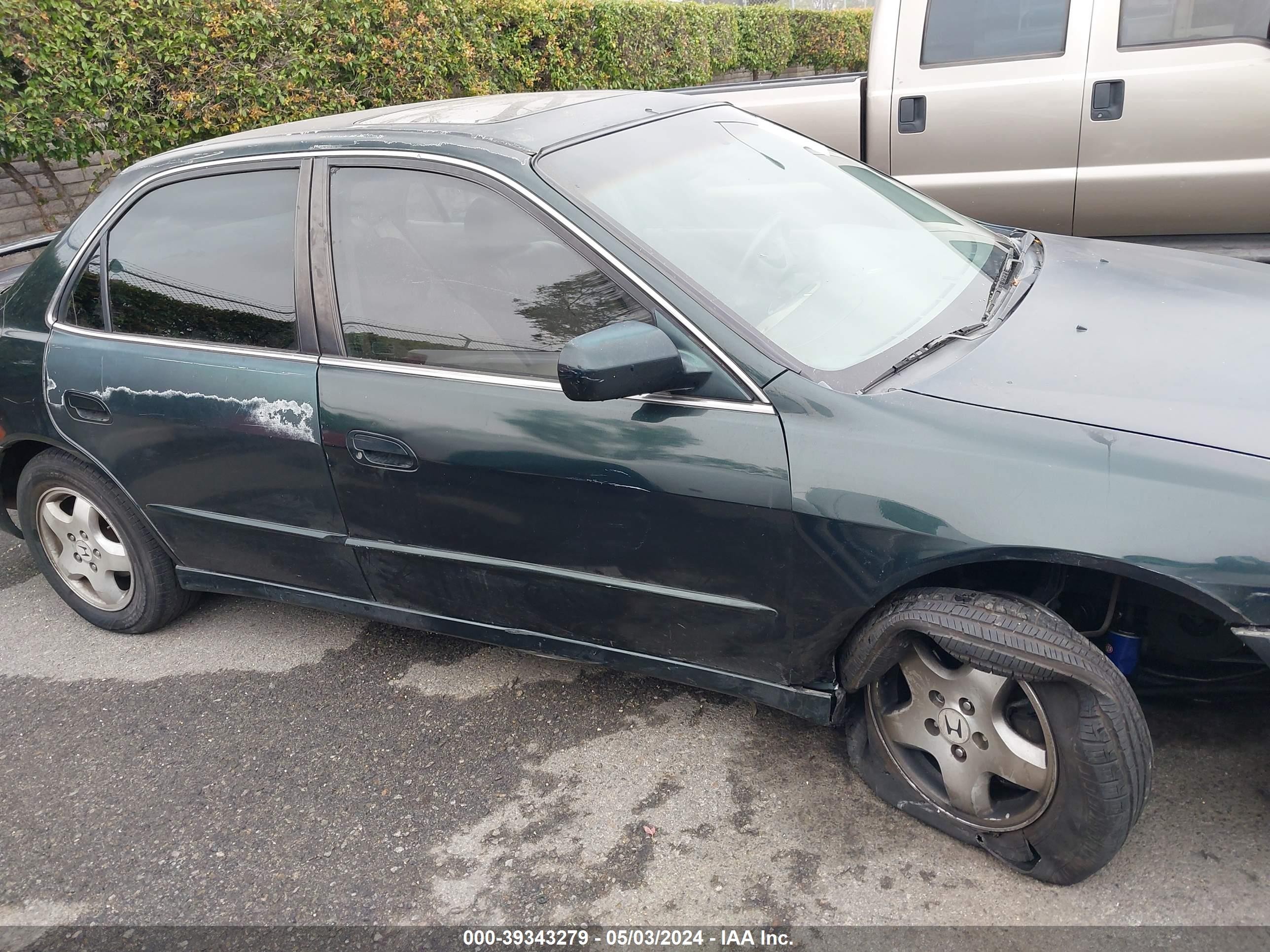 Photo 12 VIN: 1HGCG1658WA003511 - HONDA ACCORD 