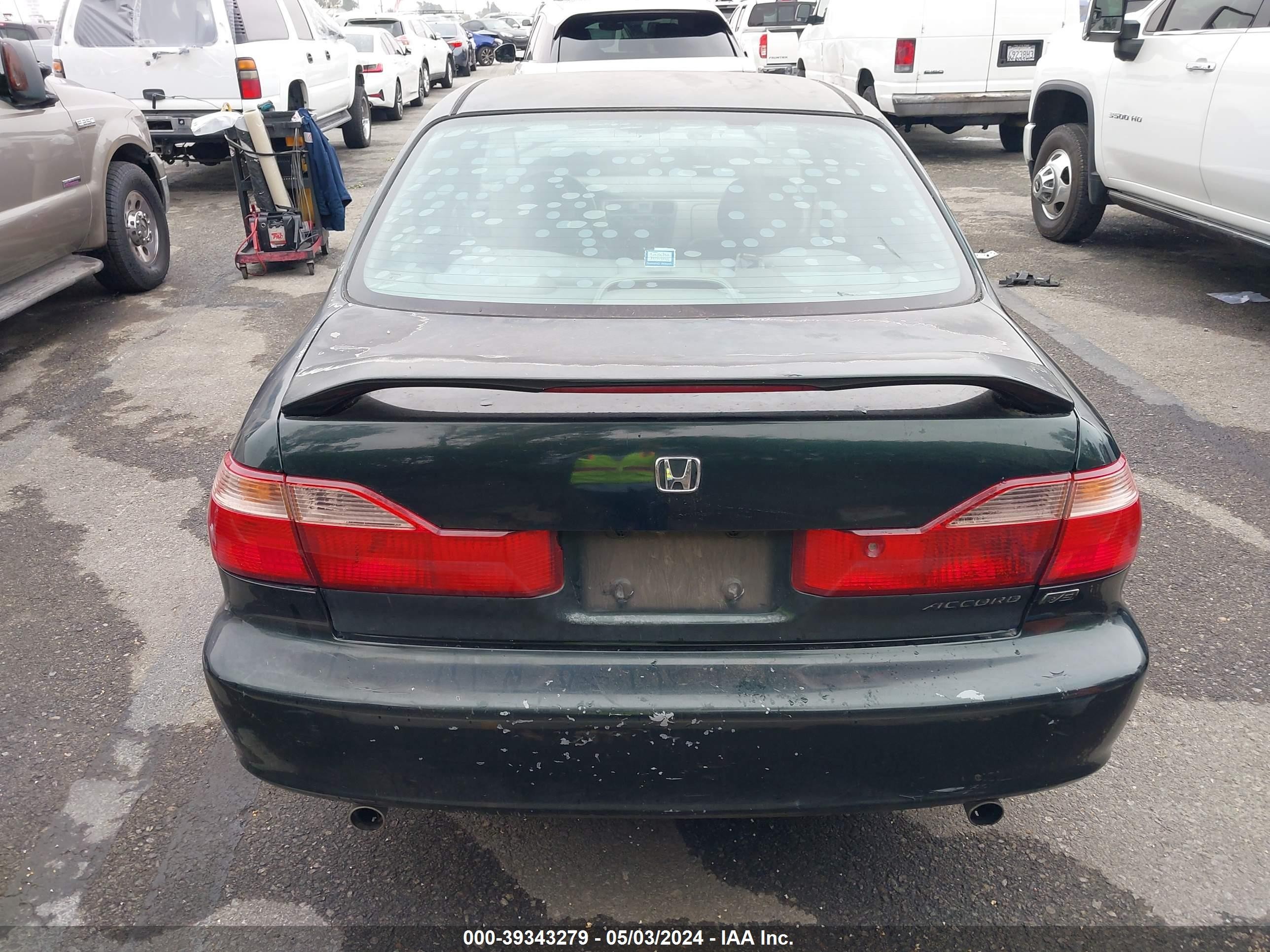 Photo 15 VIN: 1HGCG1658WA003511 - HONDA ACCORD 