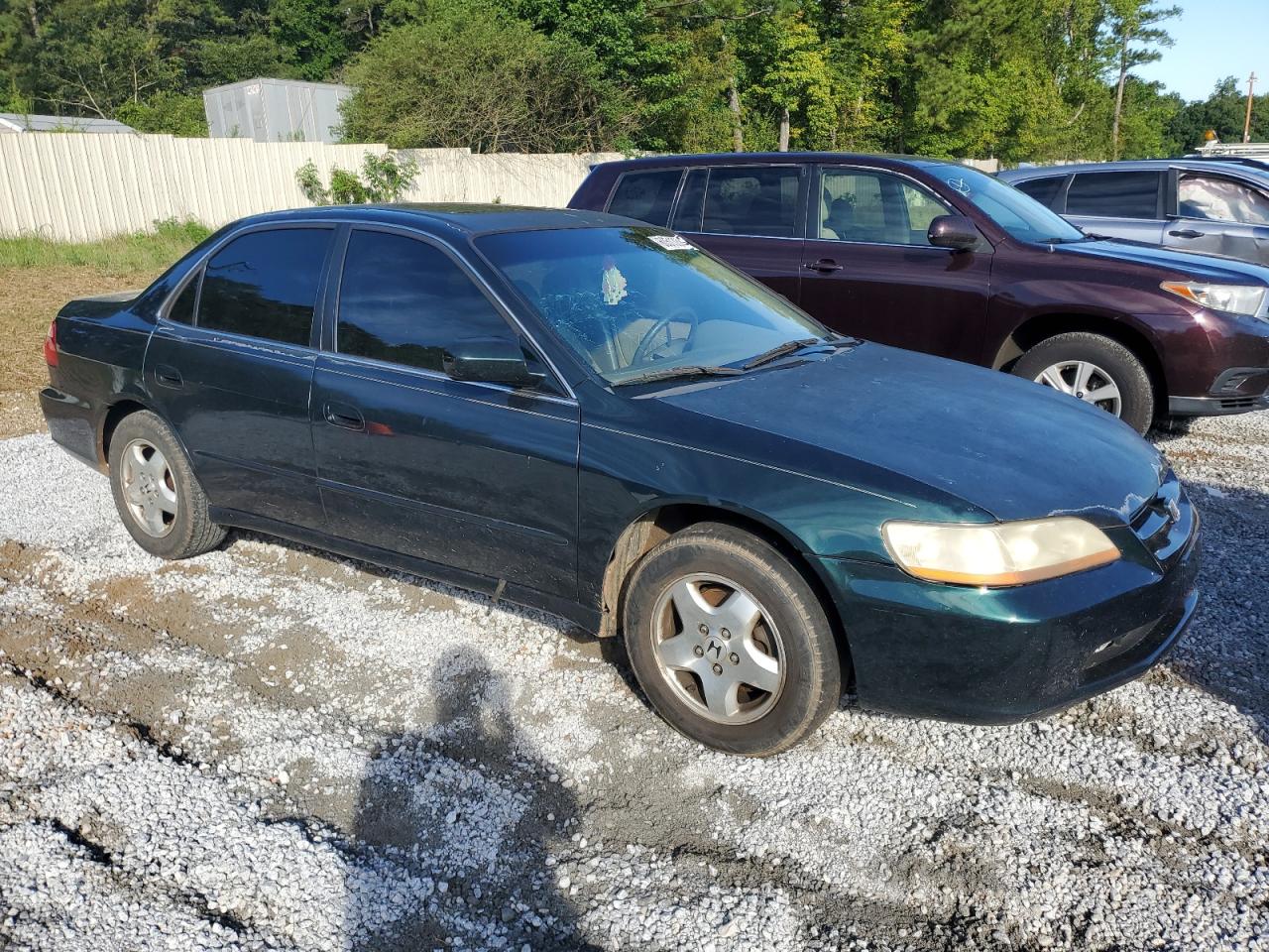 Photo 3 VIN: 1HGCG1658WA053082 - HONDA ACCORD 