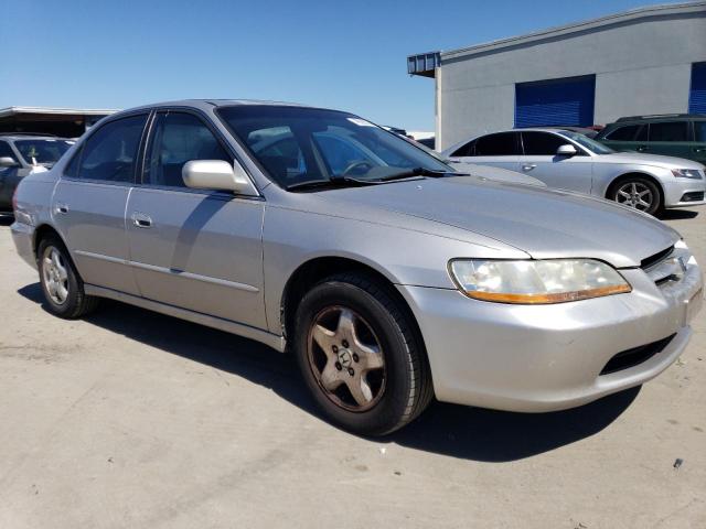 Photo 3 VIN: 1HGCG1658WA074160 - HONDA ACCORD 