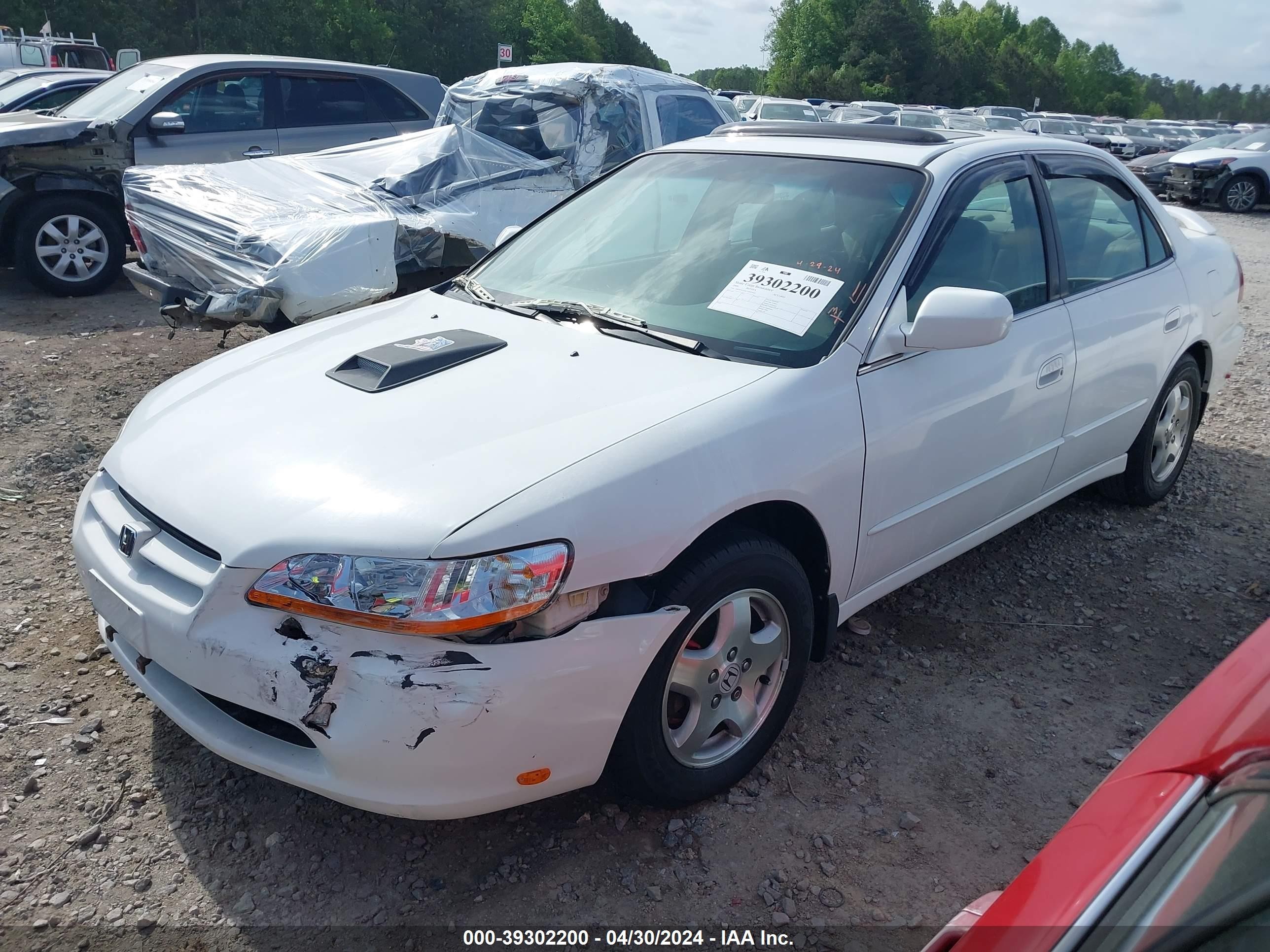 Photo 1 VIN: 1HGCG1658YA001860 - HONDA ACCORD 