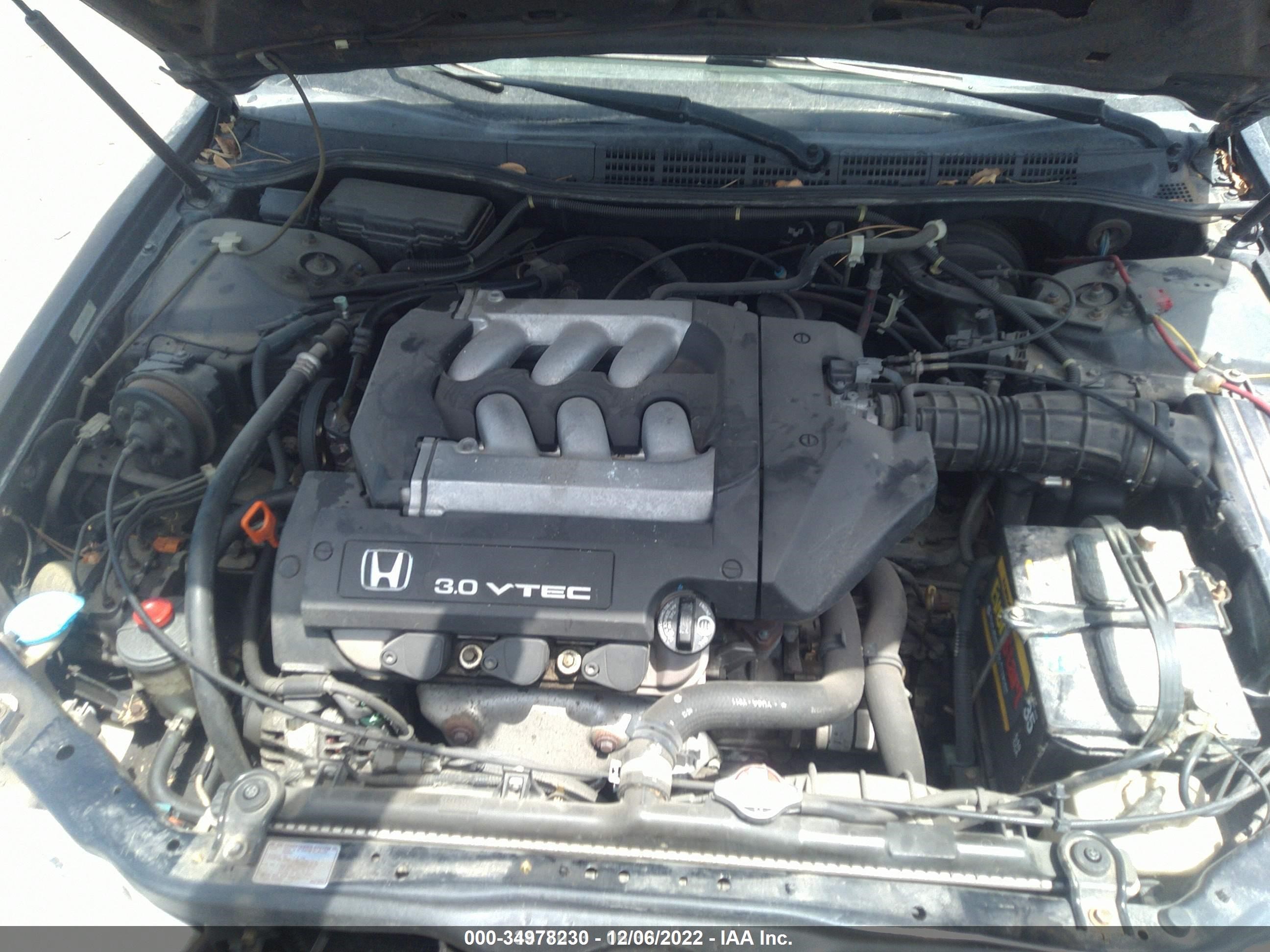 Photo 9 VIN: 1HGCG1658YA026581 - HONDA ACCORD 