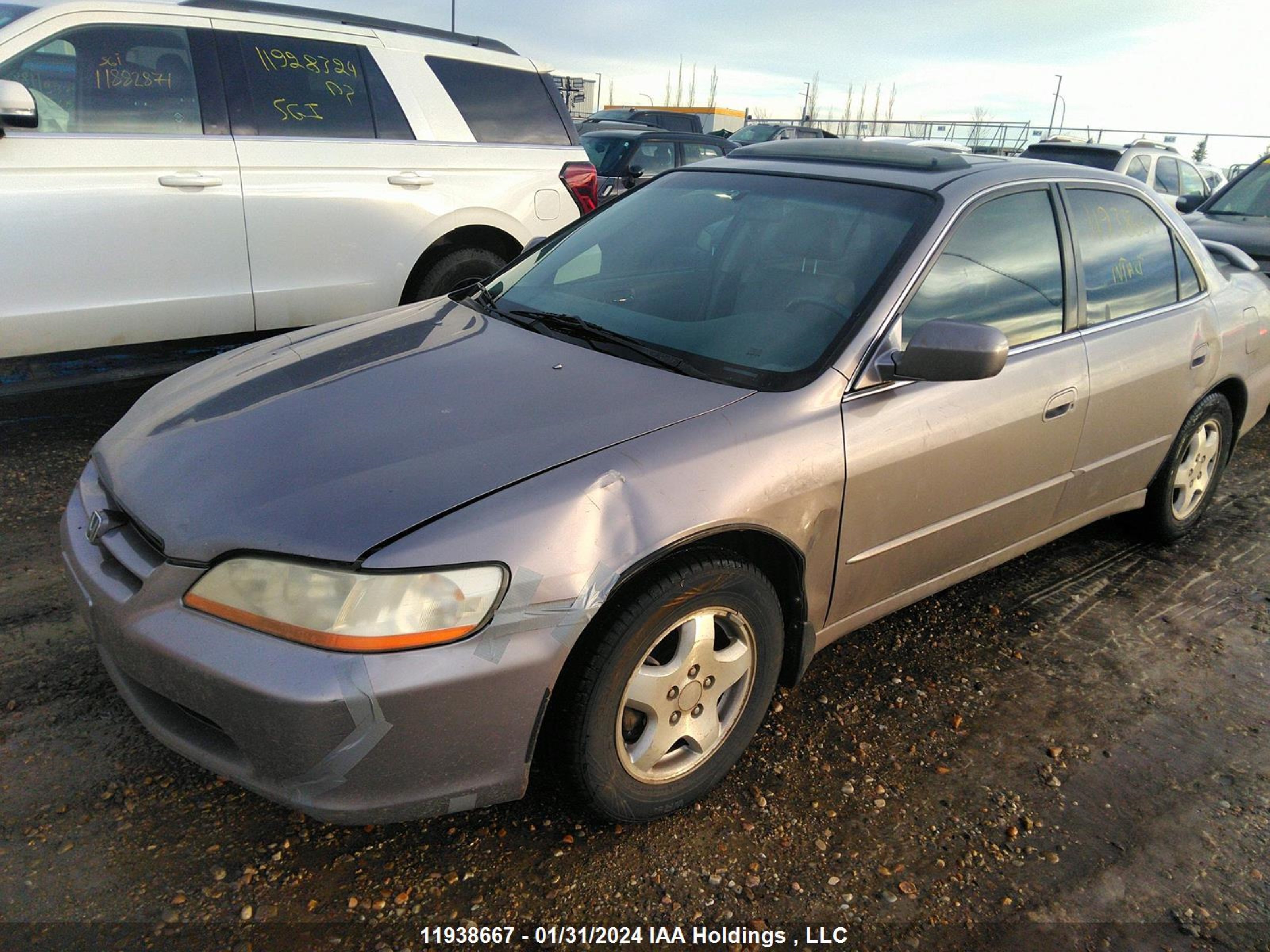 Photo 1 VIN: 1HGCG1658YA802918 - HONDA ACCORD 