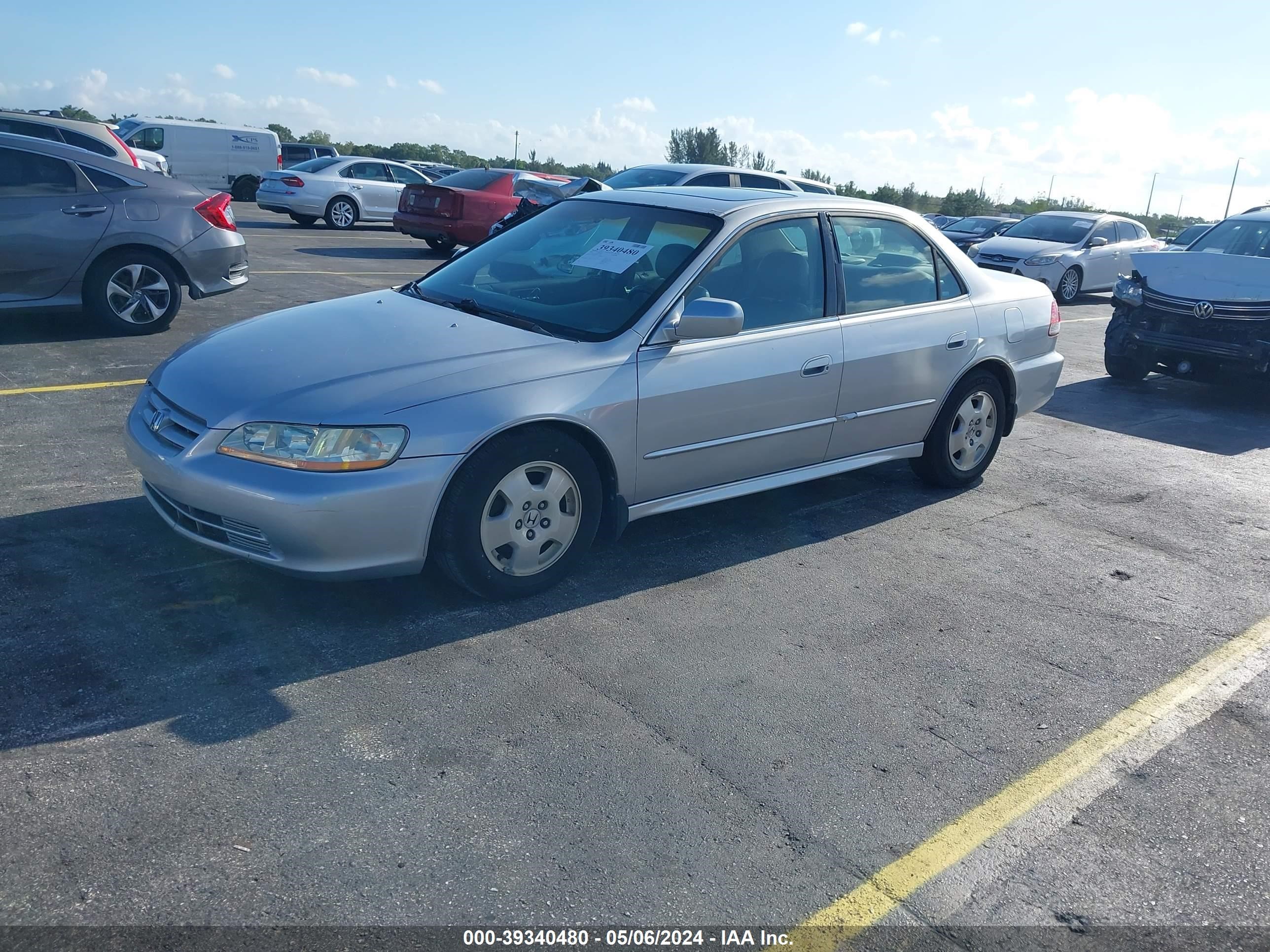 Photo 1 VIN: 1HGCG16592A001213 - HONDA ACCORD 