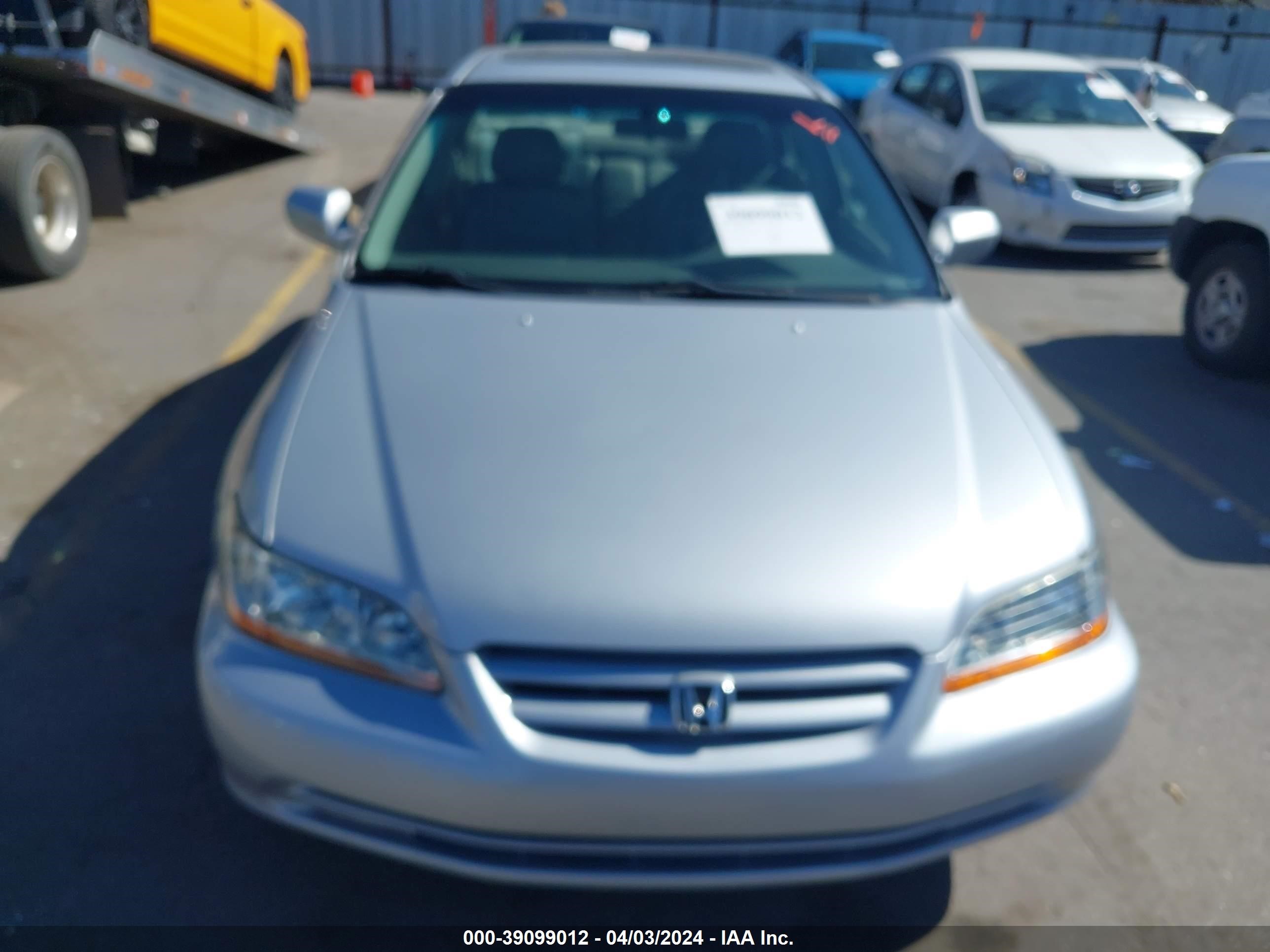 Photo 5 VIN: 1HGCG16592A081256 - HONDA ACCORD 