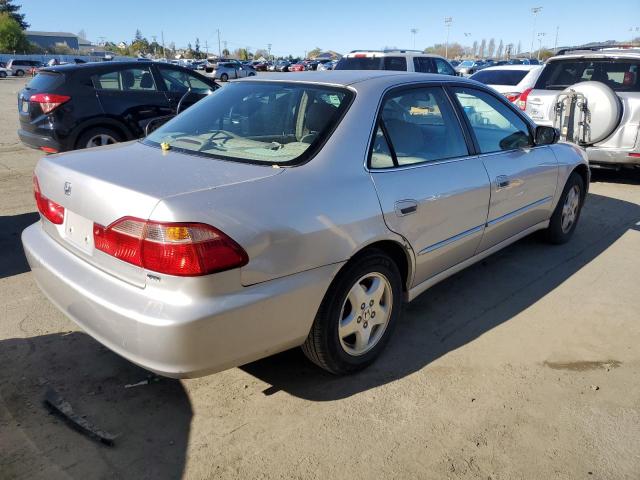 Photo 2 VIN: 1HGCG1659WA035089 - HONDA ACCORD 