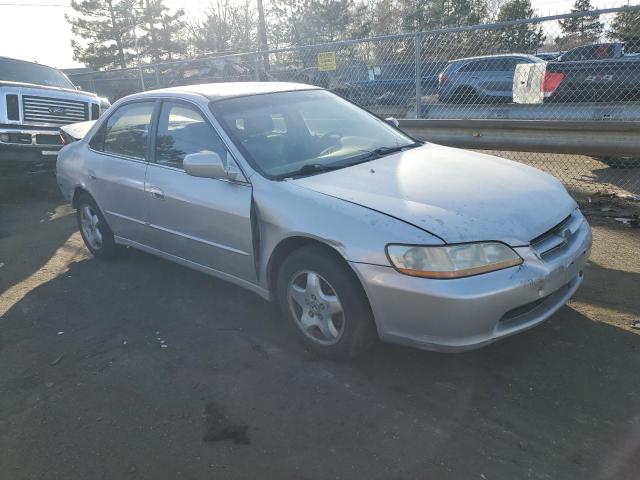 Photo 3 VIN: 1HGCG1659XA051066 - HONDA ACCORD 