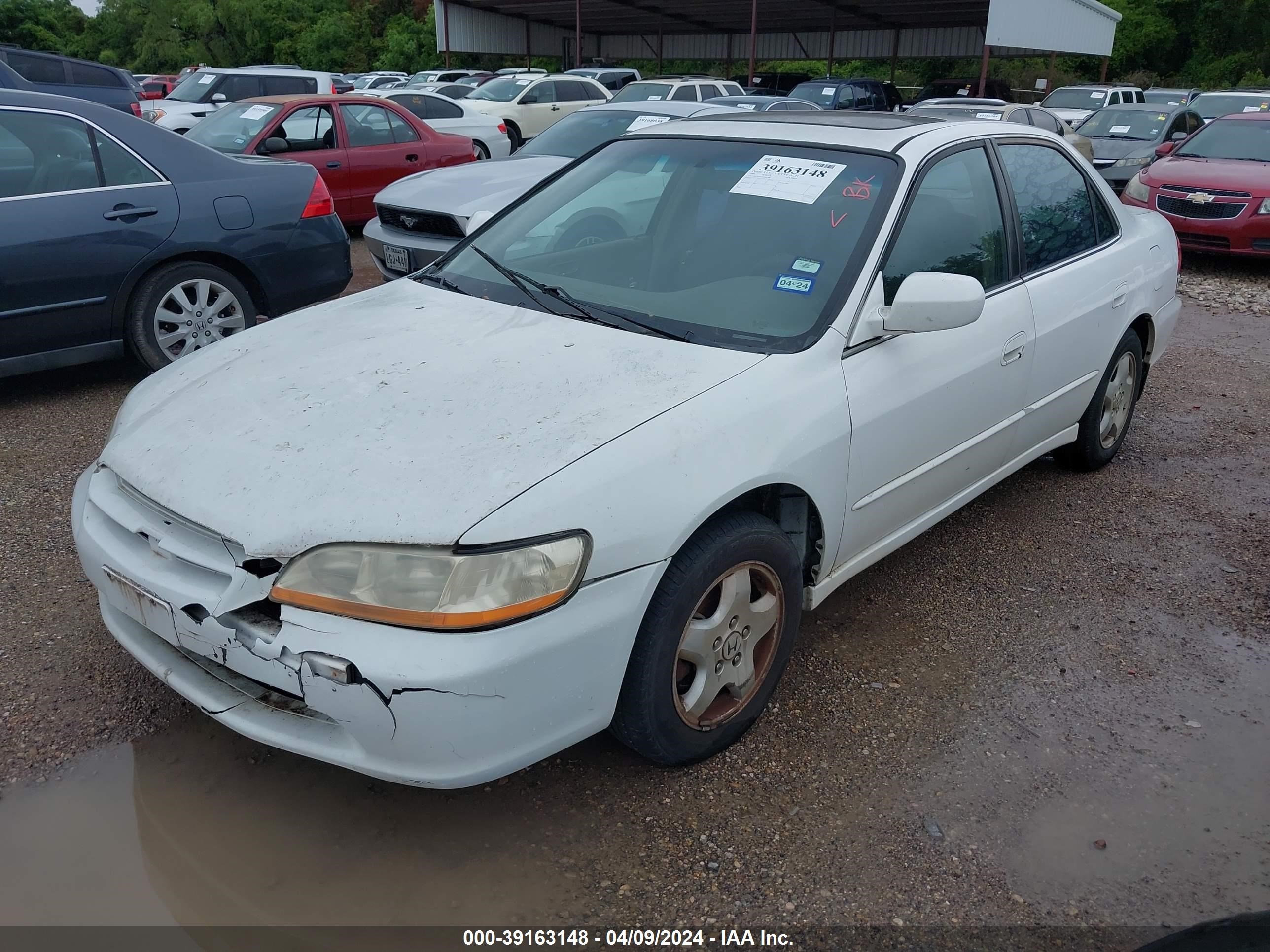 Photo 1 VIN: 1HGCG1659XA062780 - HONDA ACCORD 