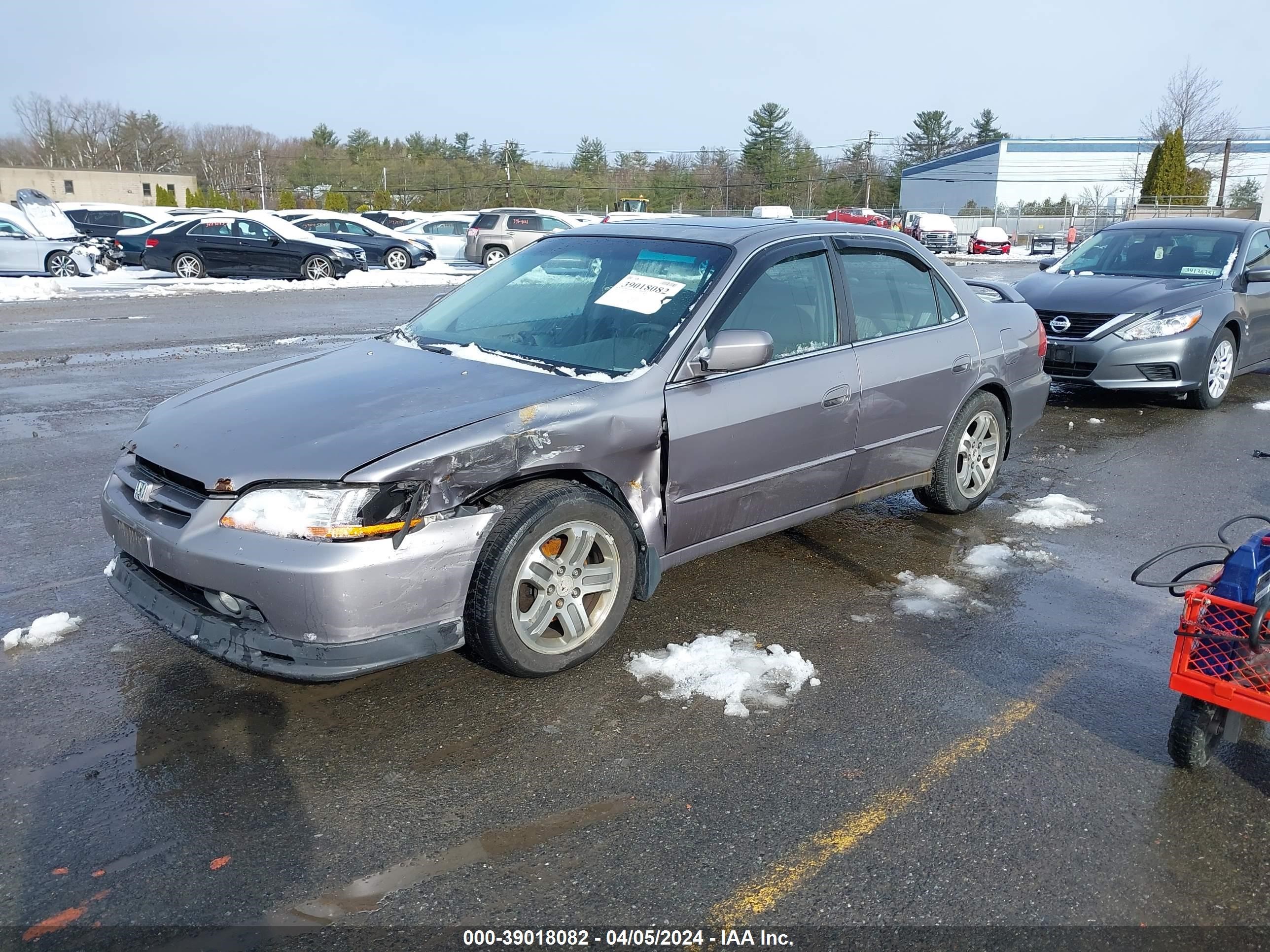 Photo 1 VIN: 1HGCG1659YA065521 - HONDA ACCORD 