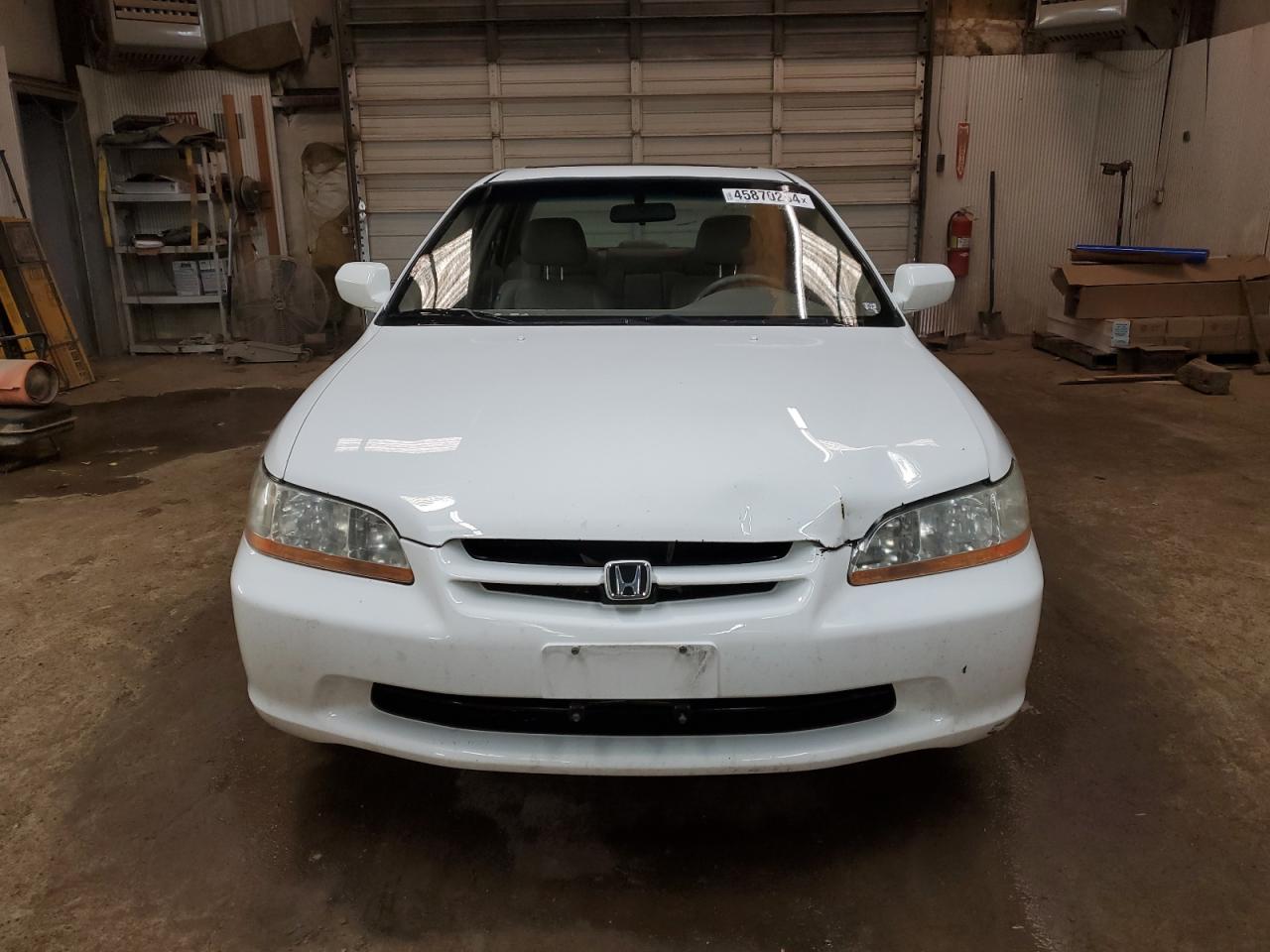 Photo 4 VIN: 1HGCG1659YA072145 - HONDA ACCORD 