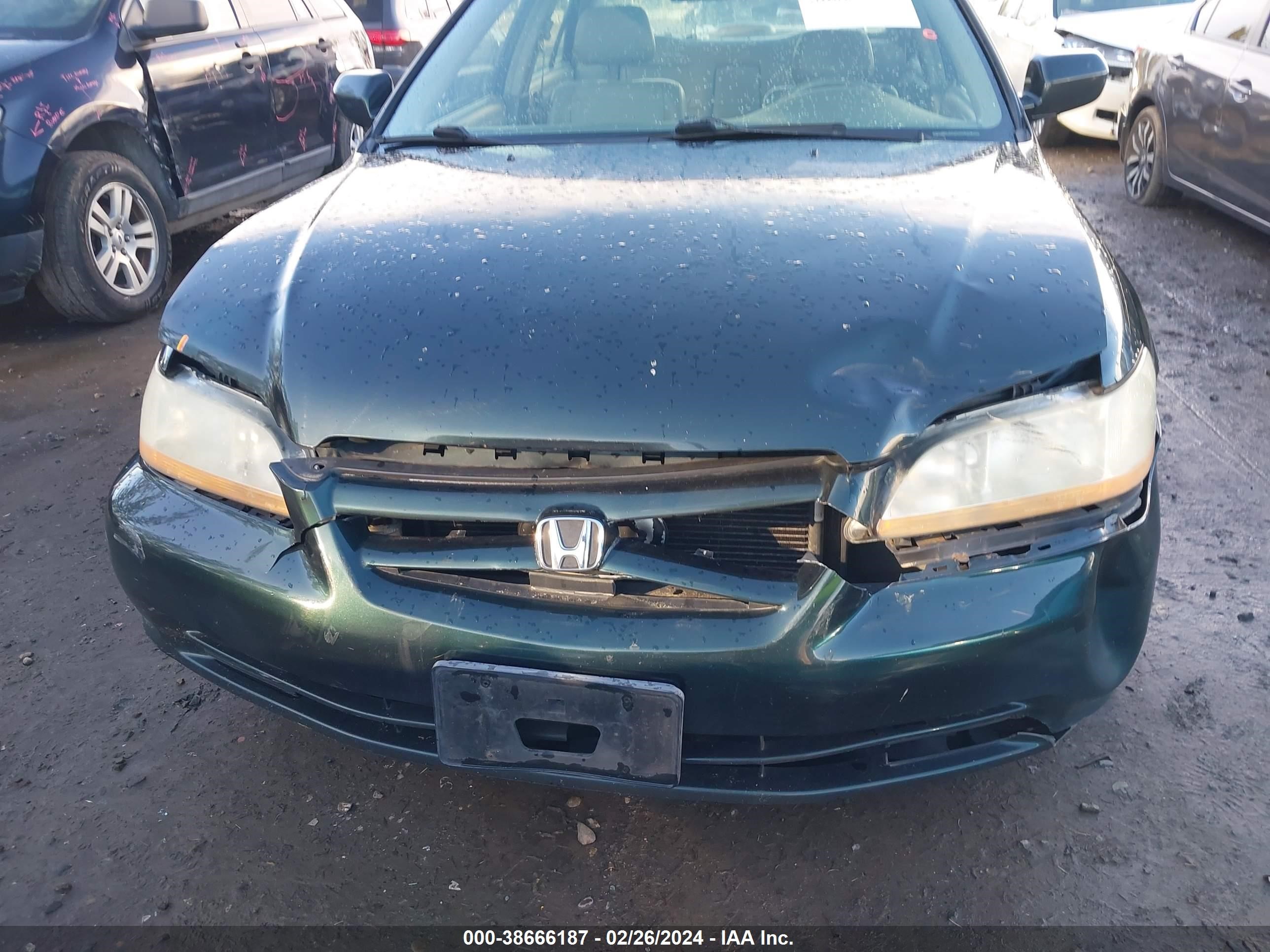 Photo 5 VIN: 1HGCG165X1A045607 - HONDA ACCORD 