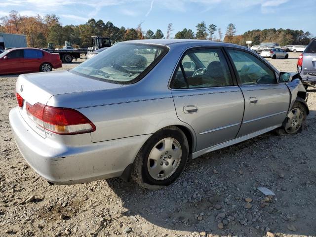 Photo 2 VIN: 1HGCG165X2A002516 - HONDA ACCORD 