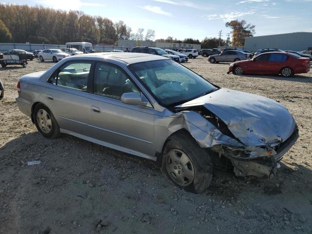 Photo 3 VIN: 1HGCG165X2A002516 - HONDA ACCORD 