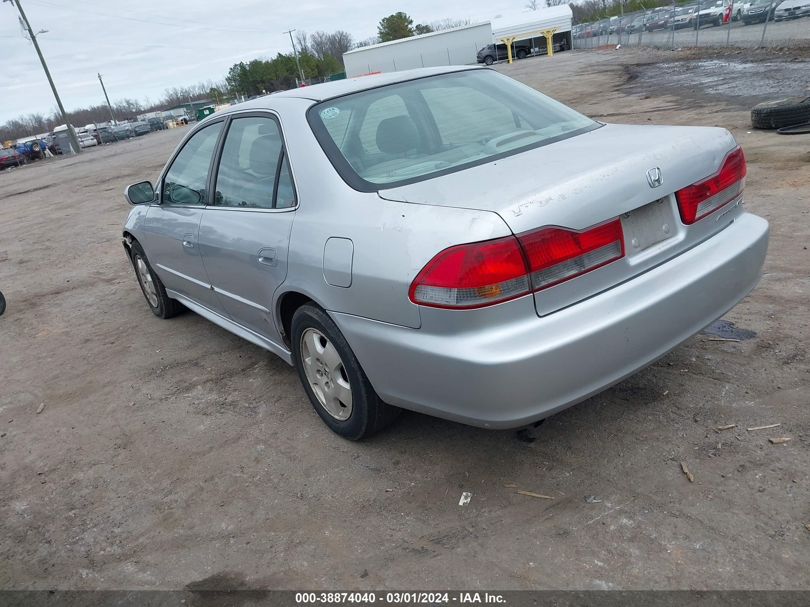 Photo 2 VIN: 1HGCG165X2A004072 - HONDA ACCORD 