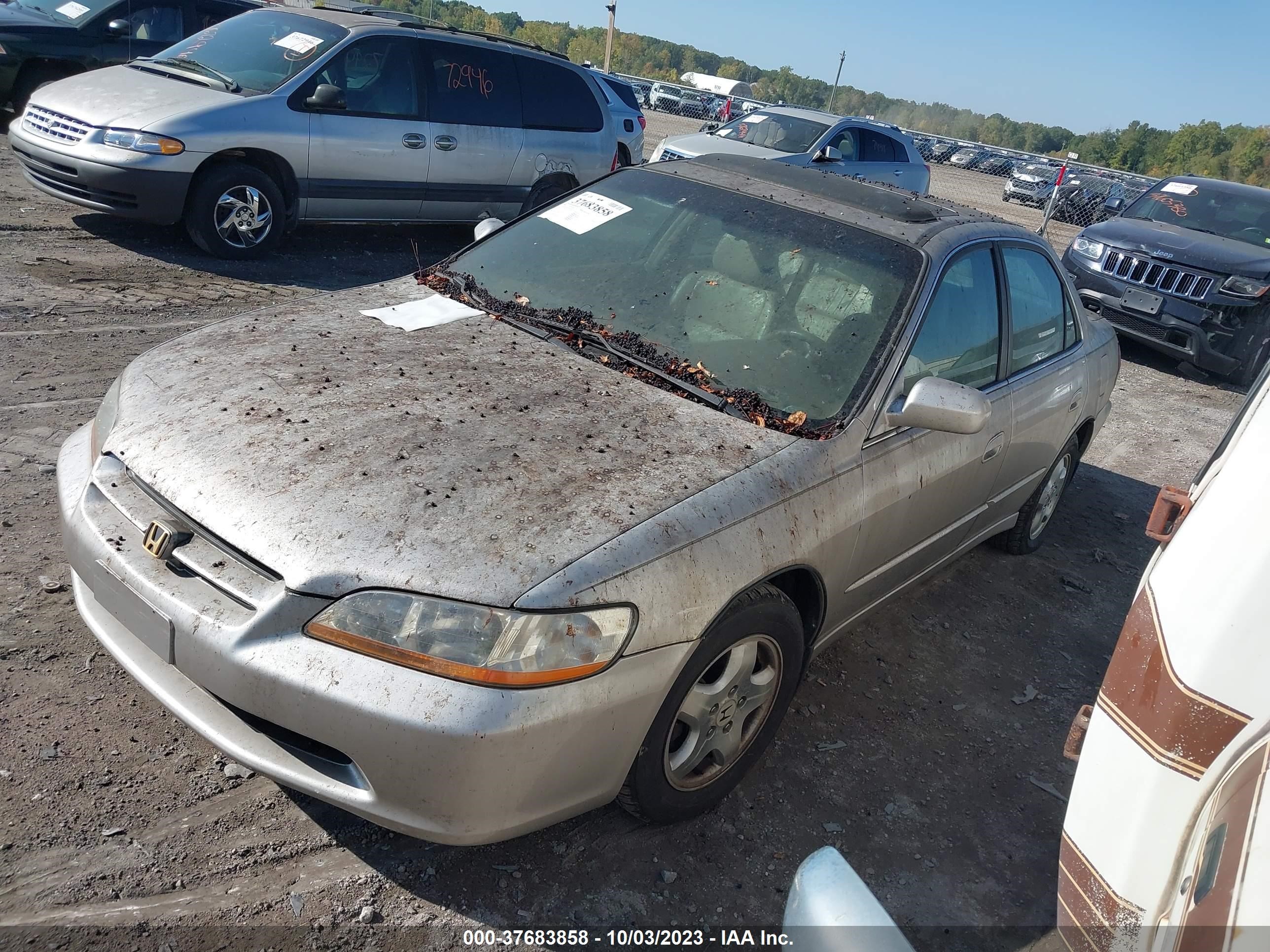 Photo 1 VIN: 1HGCG165XWA027387 - HONDA ACCORD 