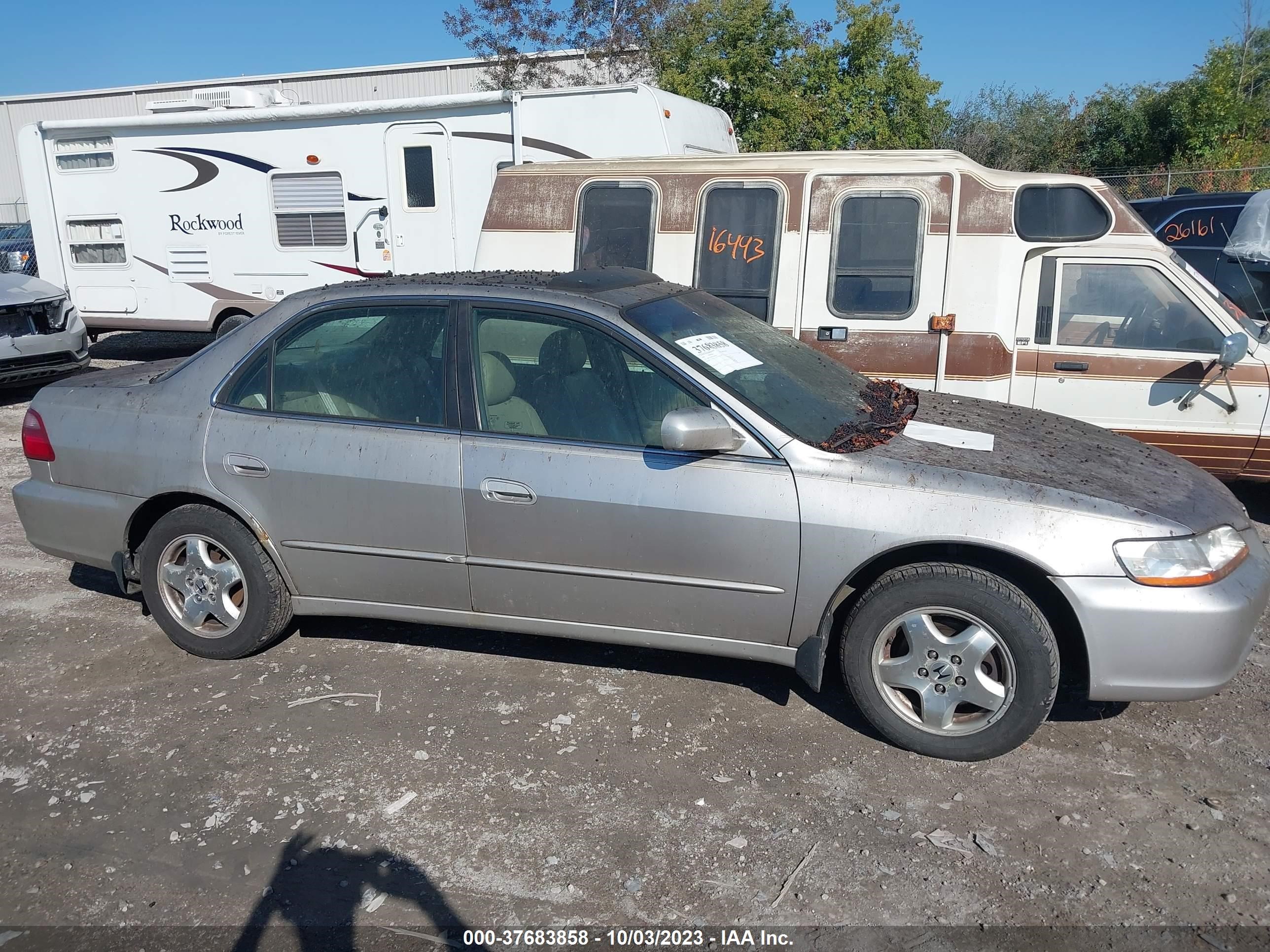 Photo 12 VIN: 1HGCG165XWA027387 - HONDA ACCORD 