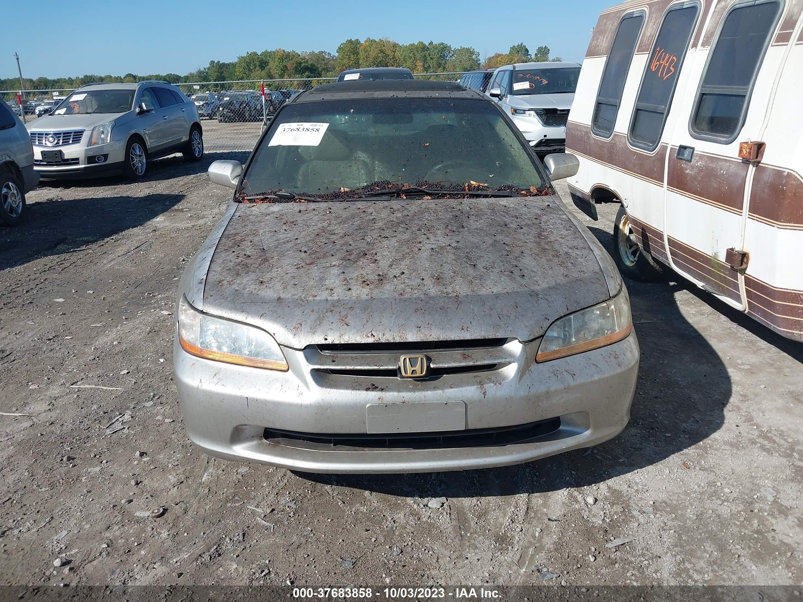 Photo 5 VIN: 1HGCG165XWA027387 - HONDA ACCORD 