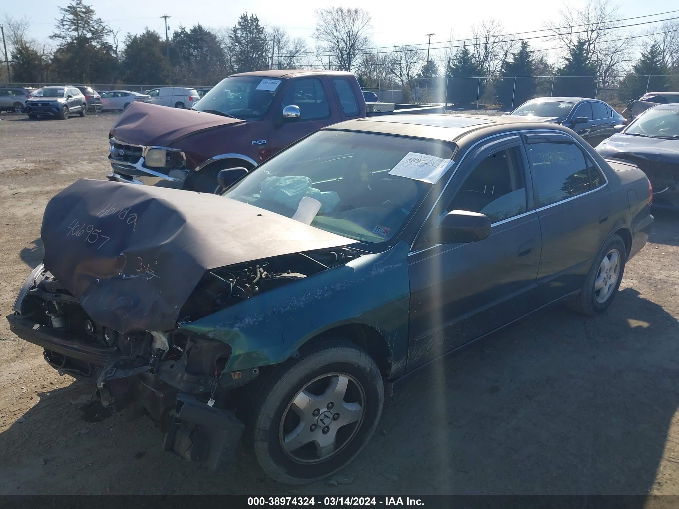 Photo 1 VIN: 1HGCG165XXA018738 - HONDA ACCORD 