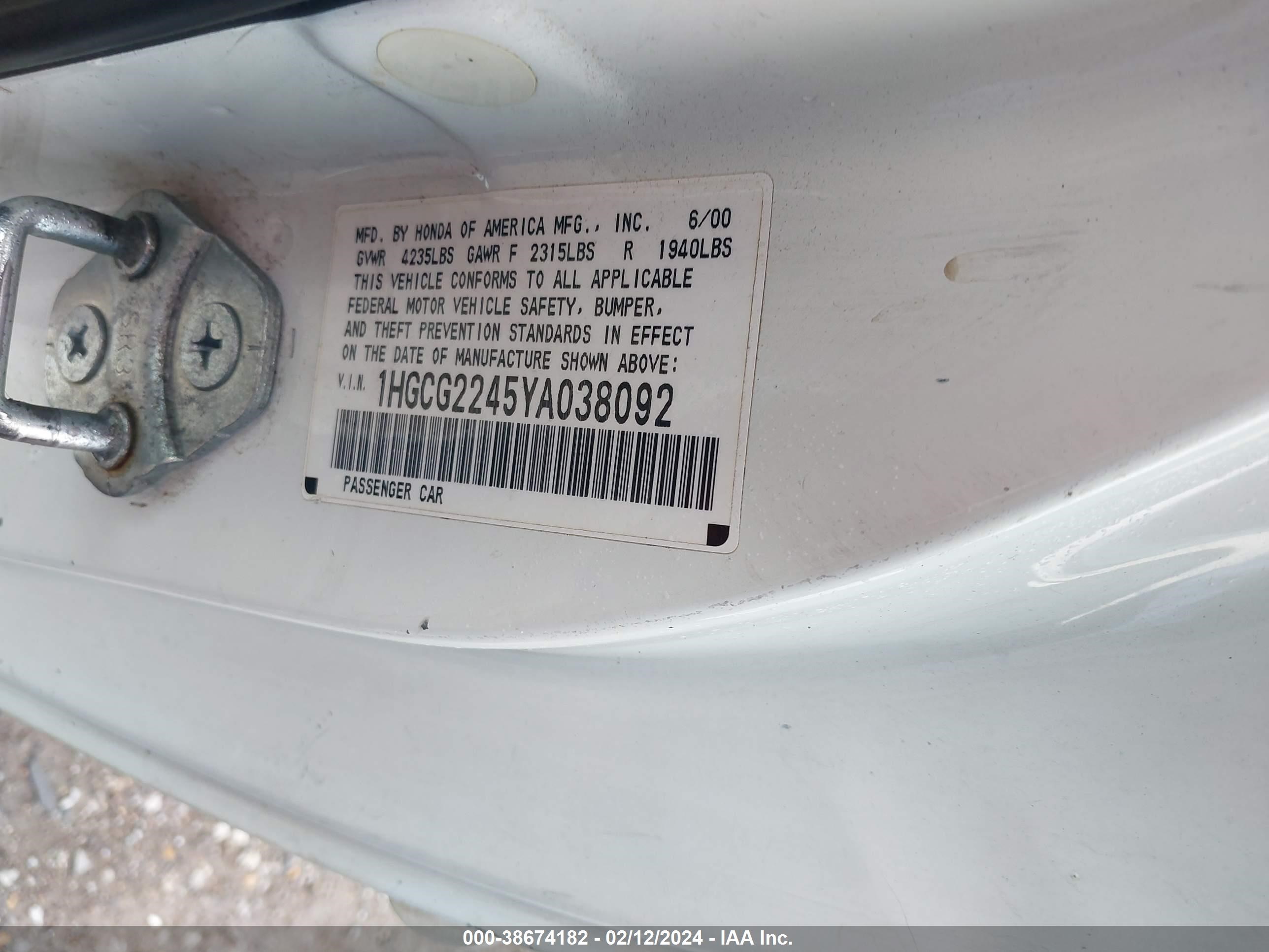 Photo 8 VIN: 1HGCG2245YA038092 - HONDA ACCORD 