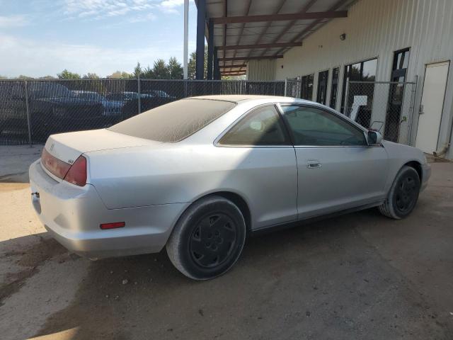 Photo 2 VIN: 1HGCG2247YA018135 - HONDA ACCORD LX 