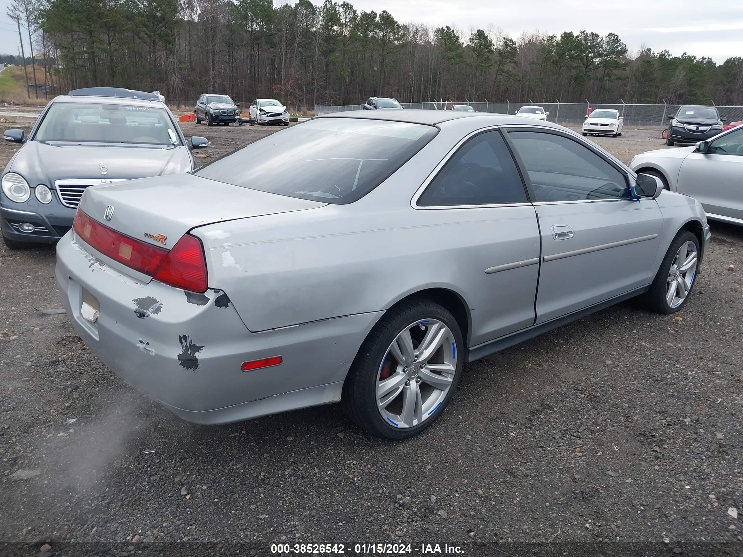 Photo 3 VIN: 1HGCG224X1A023383 - HONDA ACCORD 