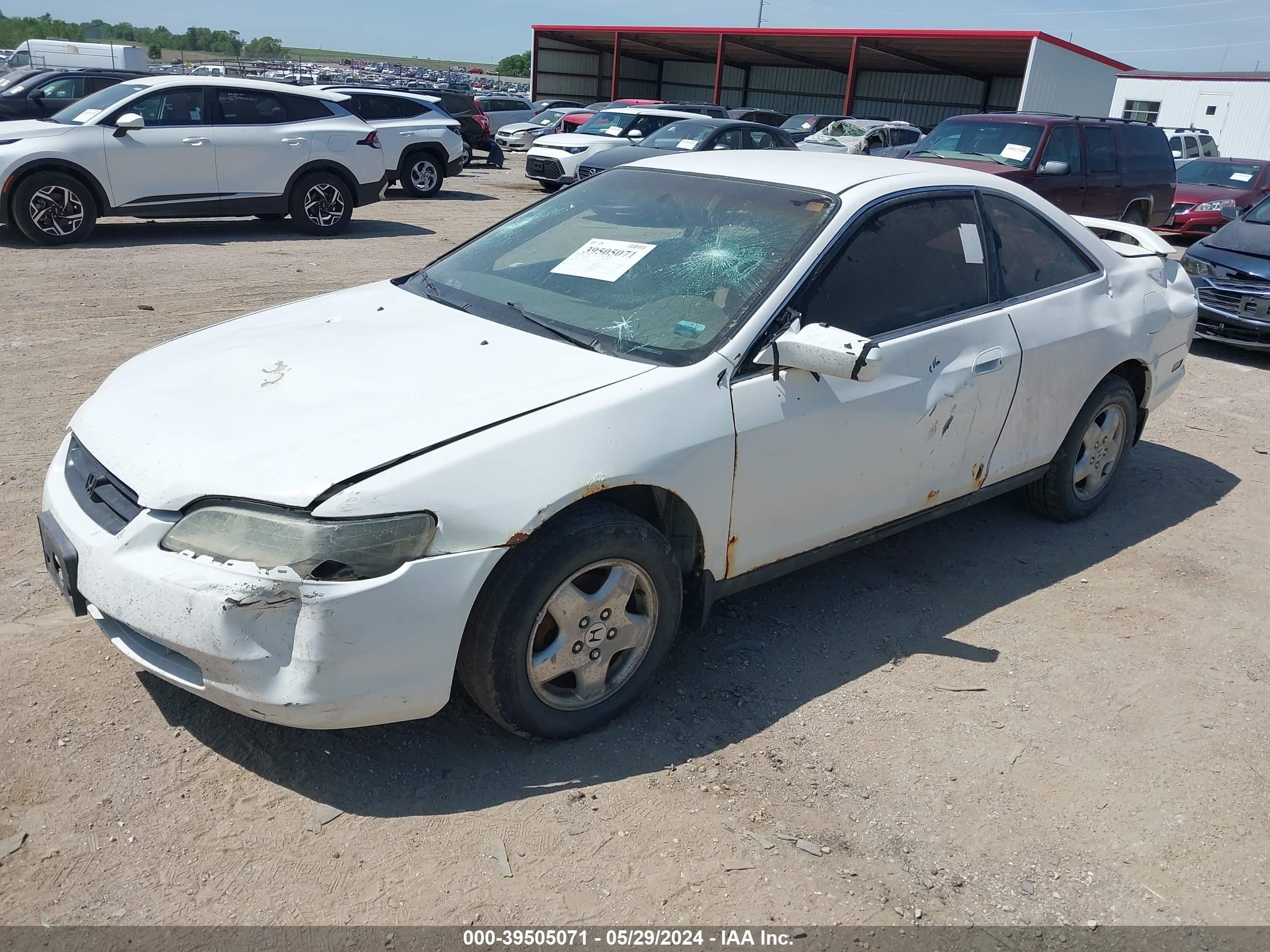 Photo 1 VIN: 1HGCG224XWA015467 - HONDA ACCORD 