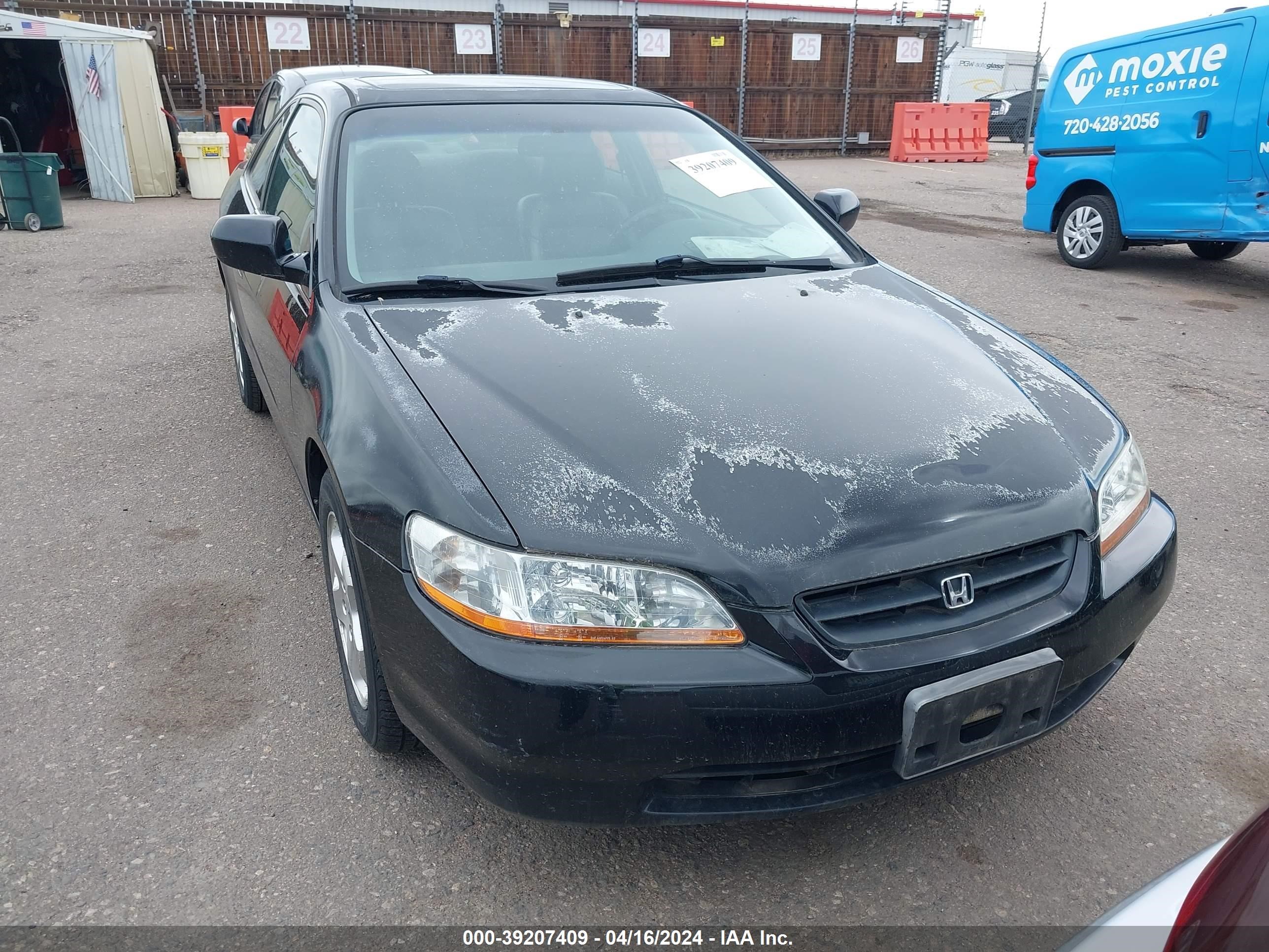 Photo 5 VIN: 1HGCG2250XA021112 - HONDA ACCORD 