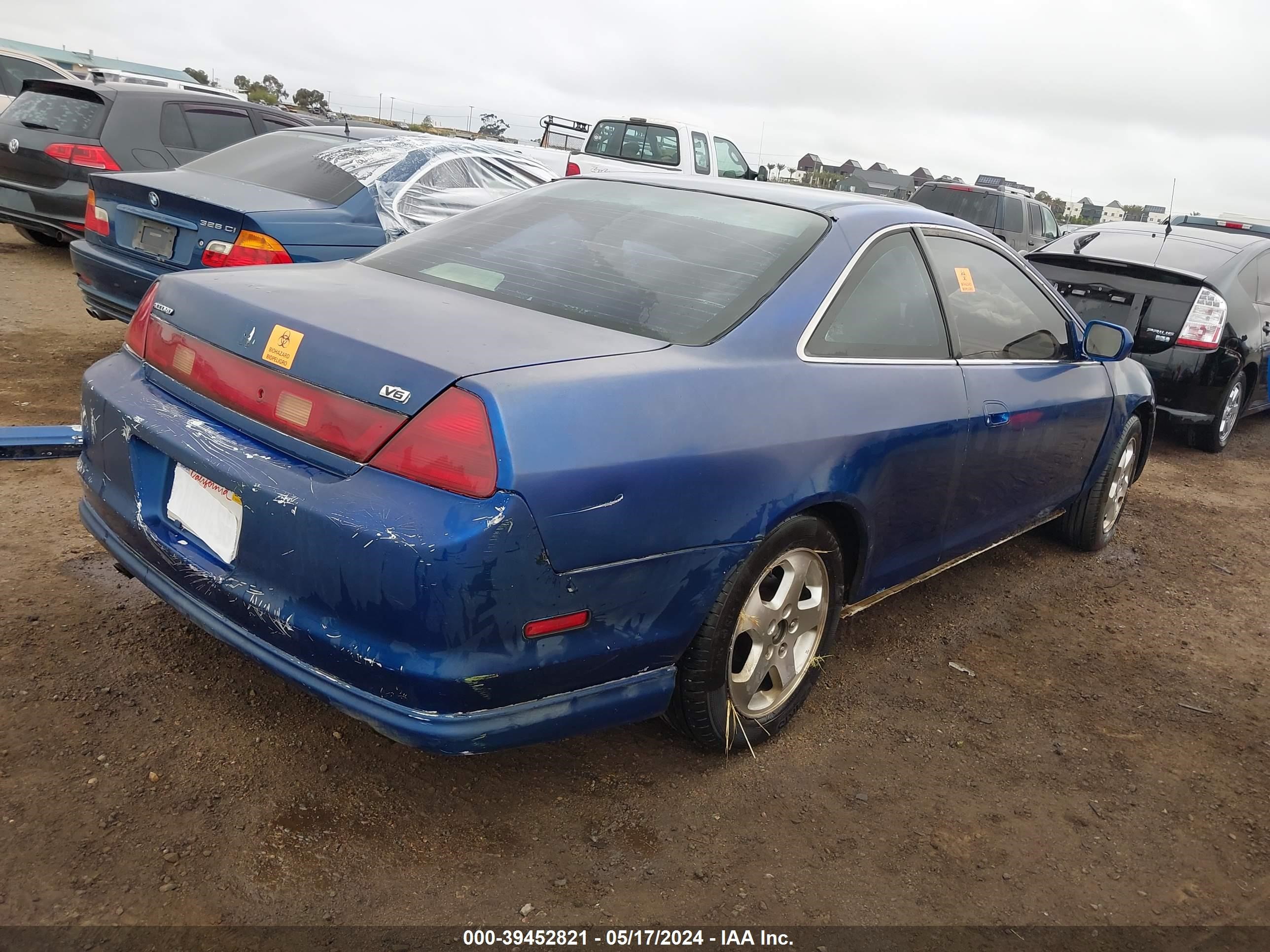 Photo 3 VIN: 1HGCG2251XA015884 - HONDA ACCORD 