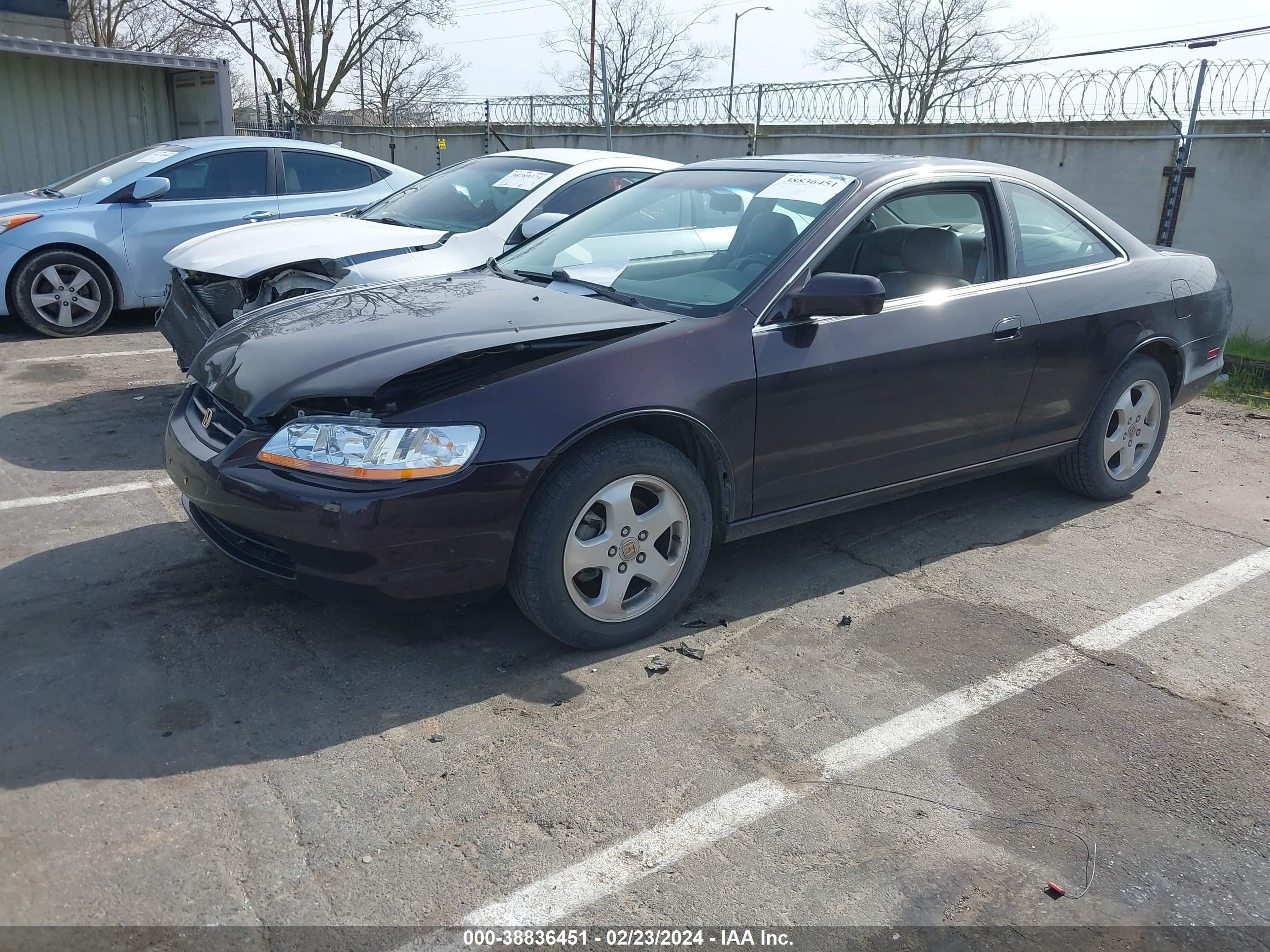 Photo 1 VIN: 1HGCG2252WA031252 - HONDA ACCORD 