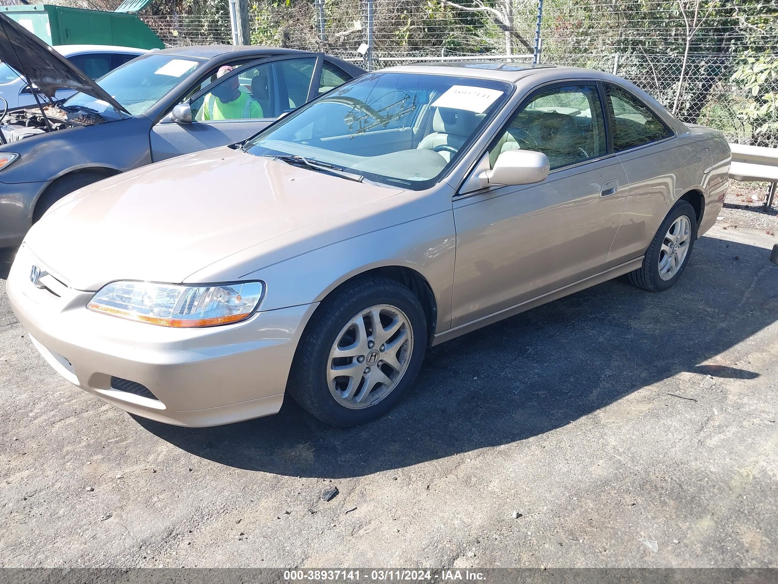 Photo 1 VIN: 1HGCG22531A003632 - HONDA ACCORD 