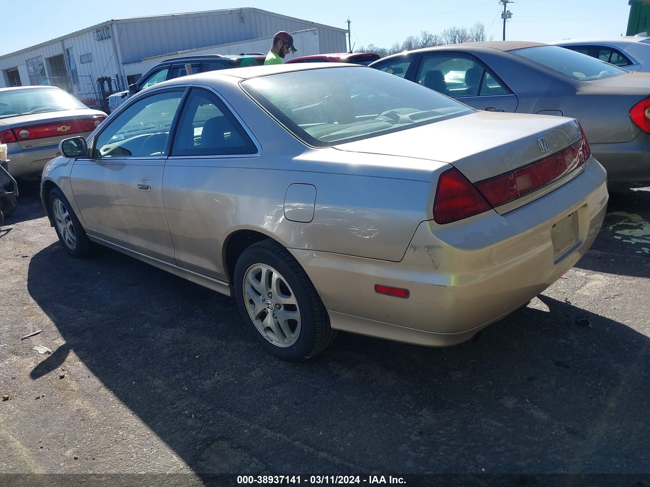 Photo 2 VIN: 1HGCG22531A003632 - HONDA ACCORD 