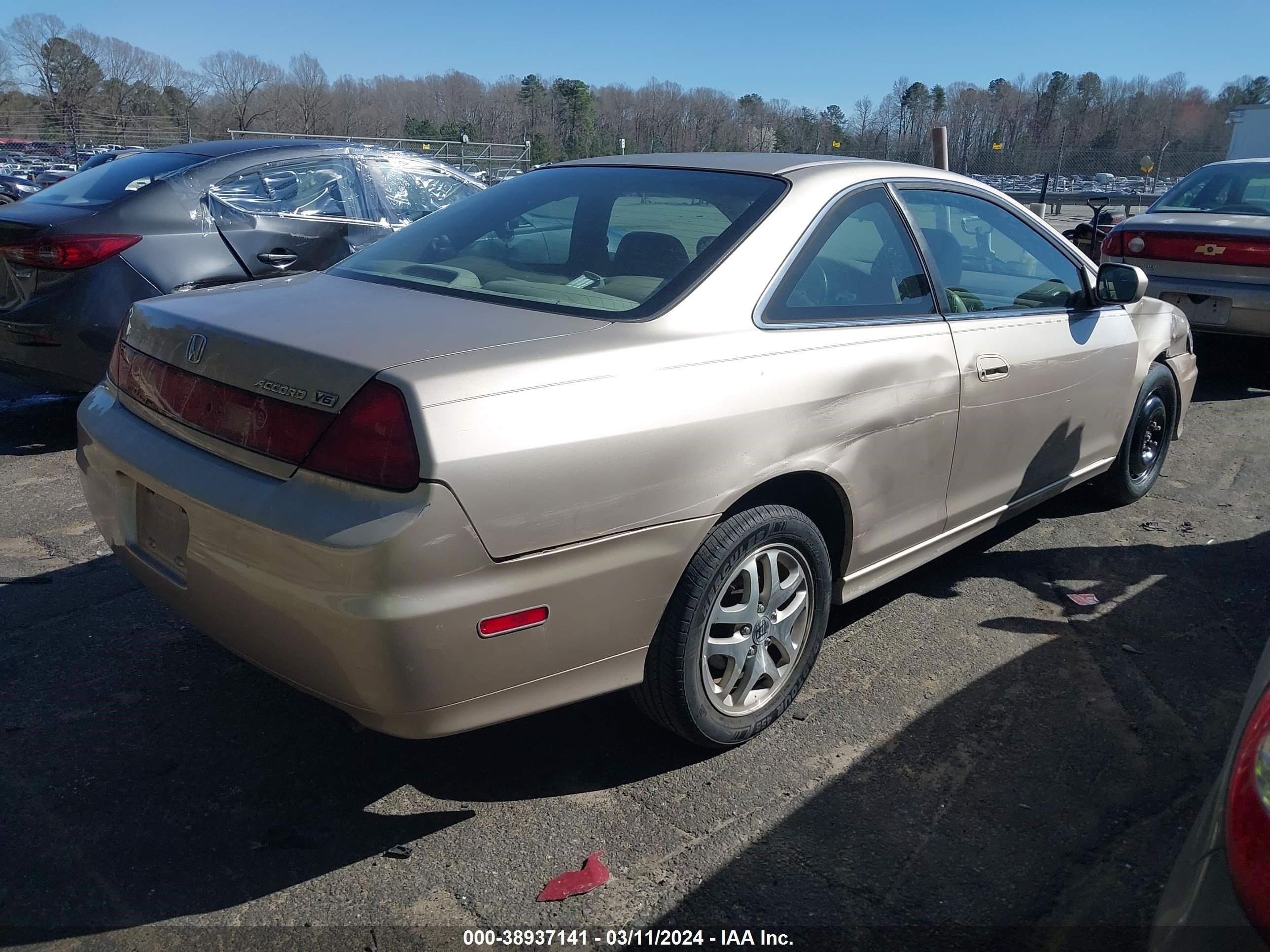 Photo 3 VIN: 1HGCG22531A003632 - HONDA ACCORD 