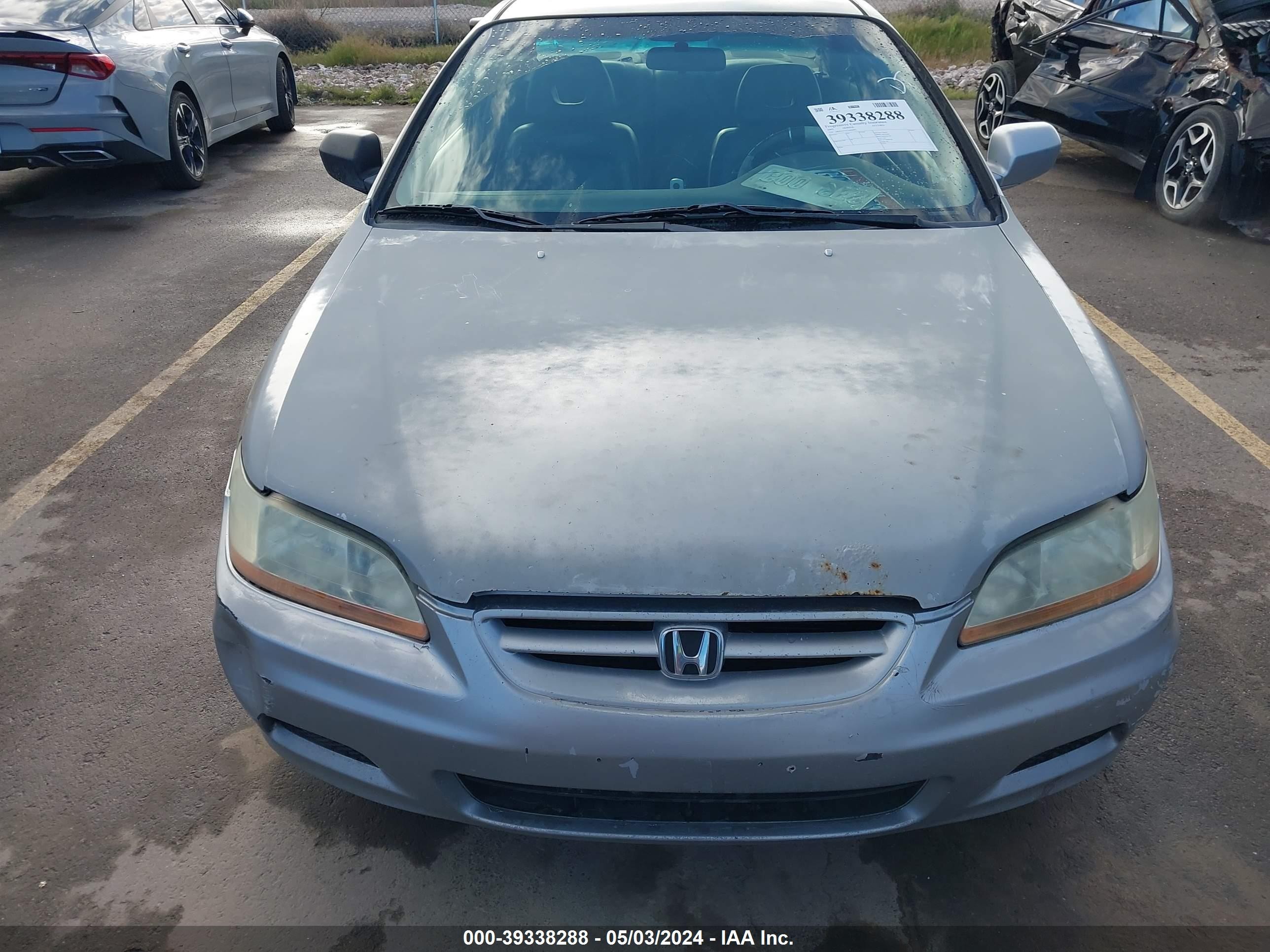 Photo 11 VIN: 1HGCG22532A006001 - HONDA ACCORD 