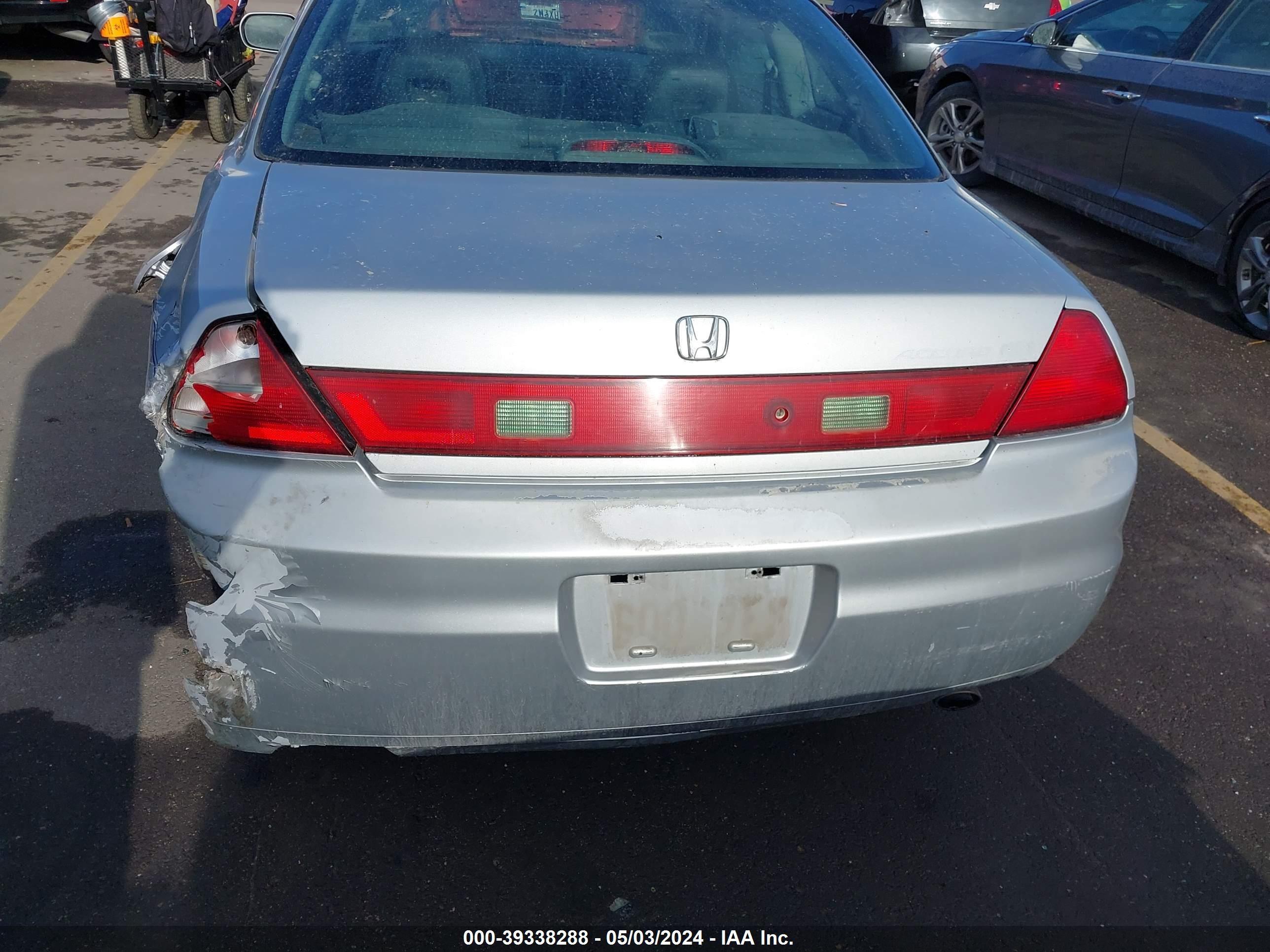 Photo 15 VIN: 1HGCG22532A006001 - HONDA ACCORD 