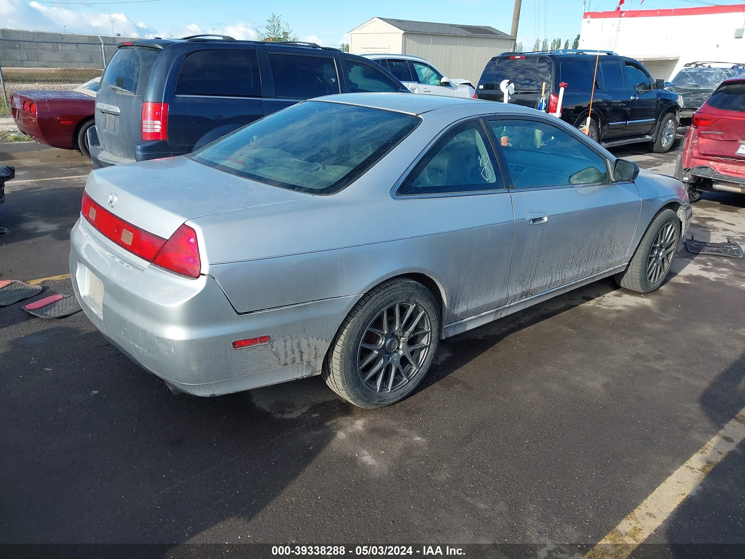 Photo 3 VIN: 1HGCG22532A006001 - HONDA ACCORD 