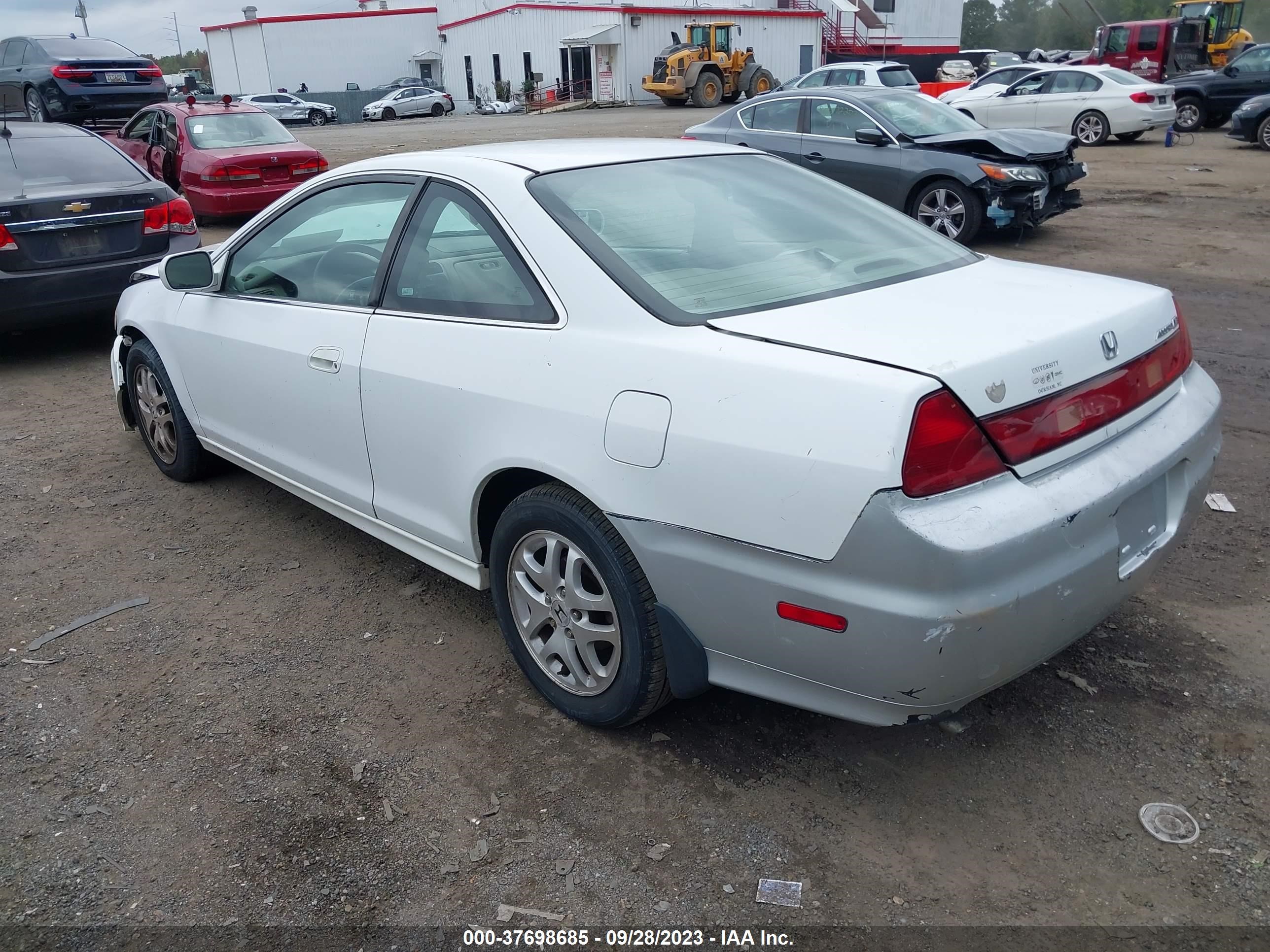 Photo 2 VIN: 1HGCG22532A038866 - HONDA ACCORD 