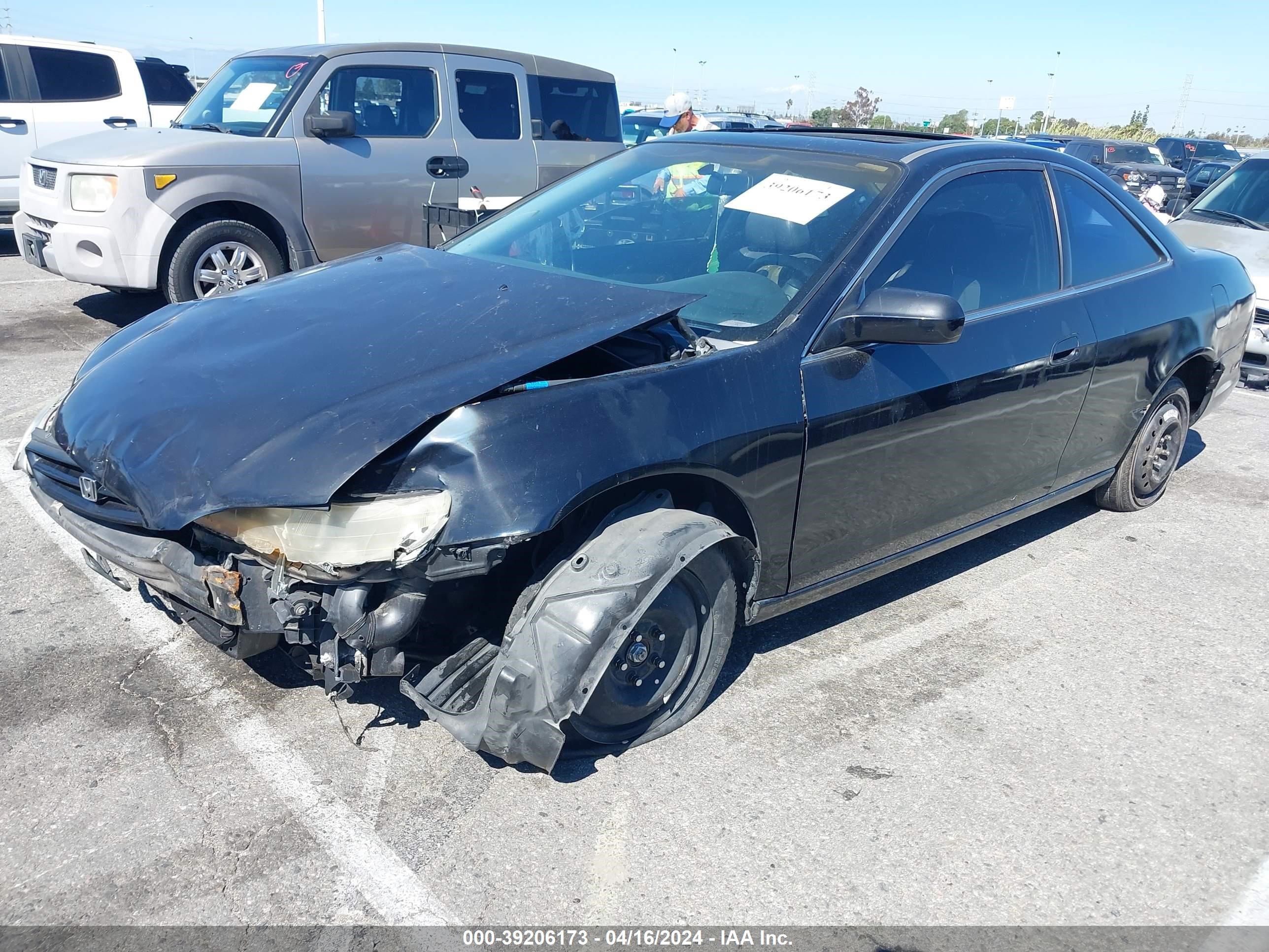 Photo 1 VIN: 1HGCG2257WA010168 - HONDA ACCORD 