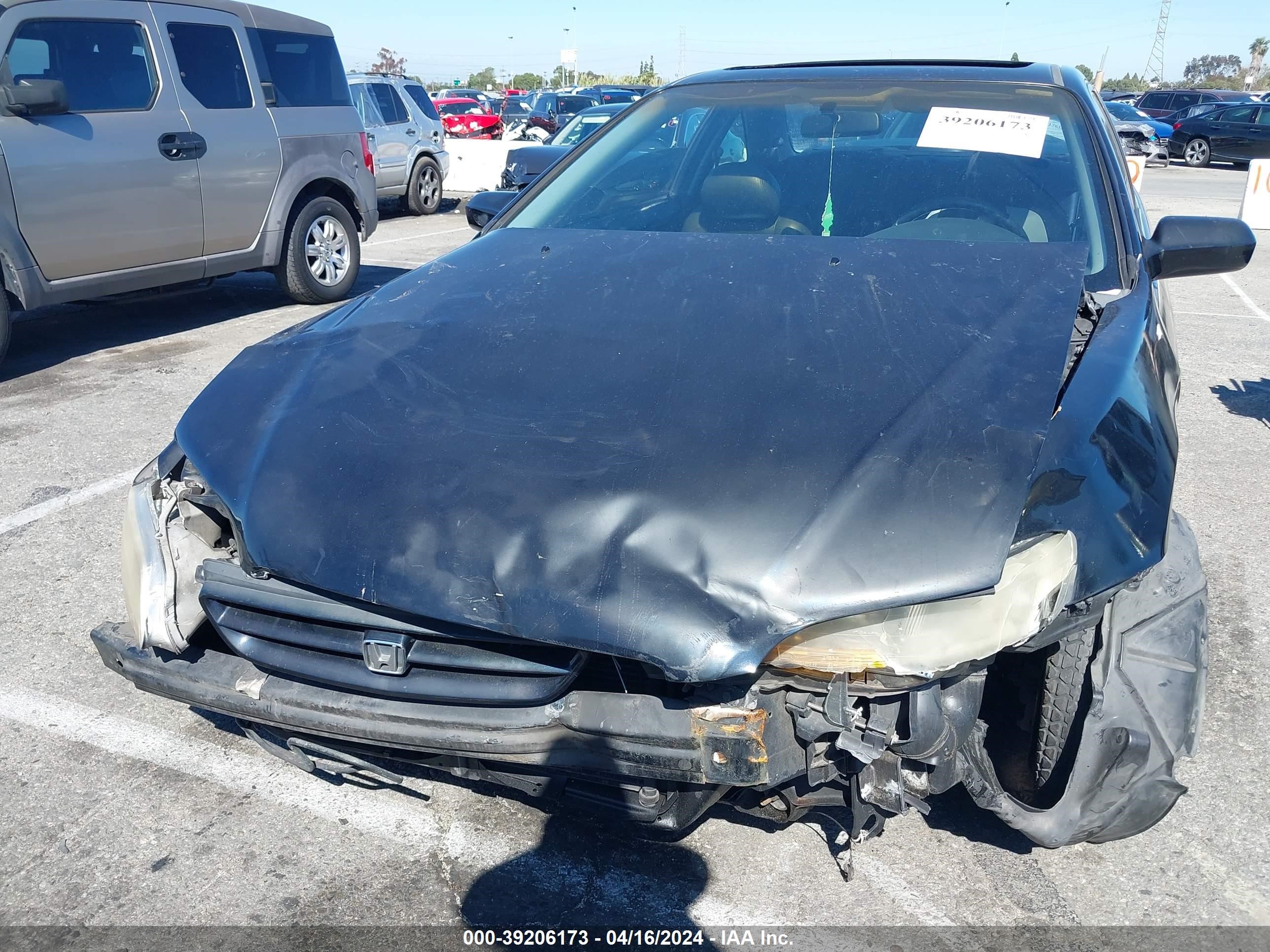 Photo 5 VIN: 1HGCG2257WA010168 - HONDA ACCORD 