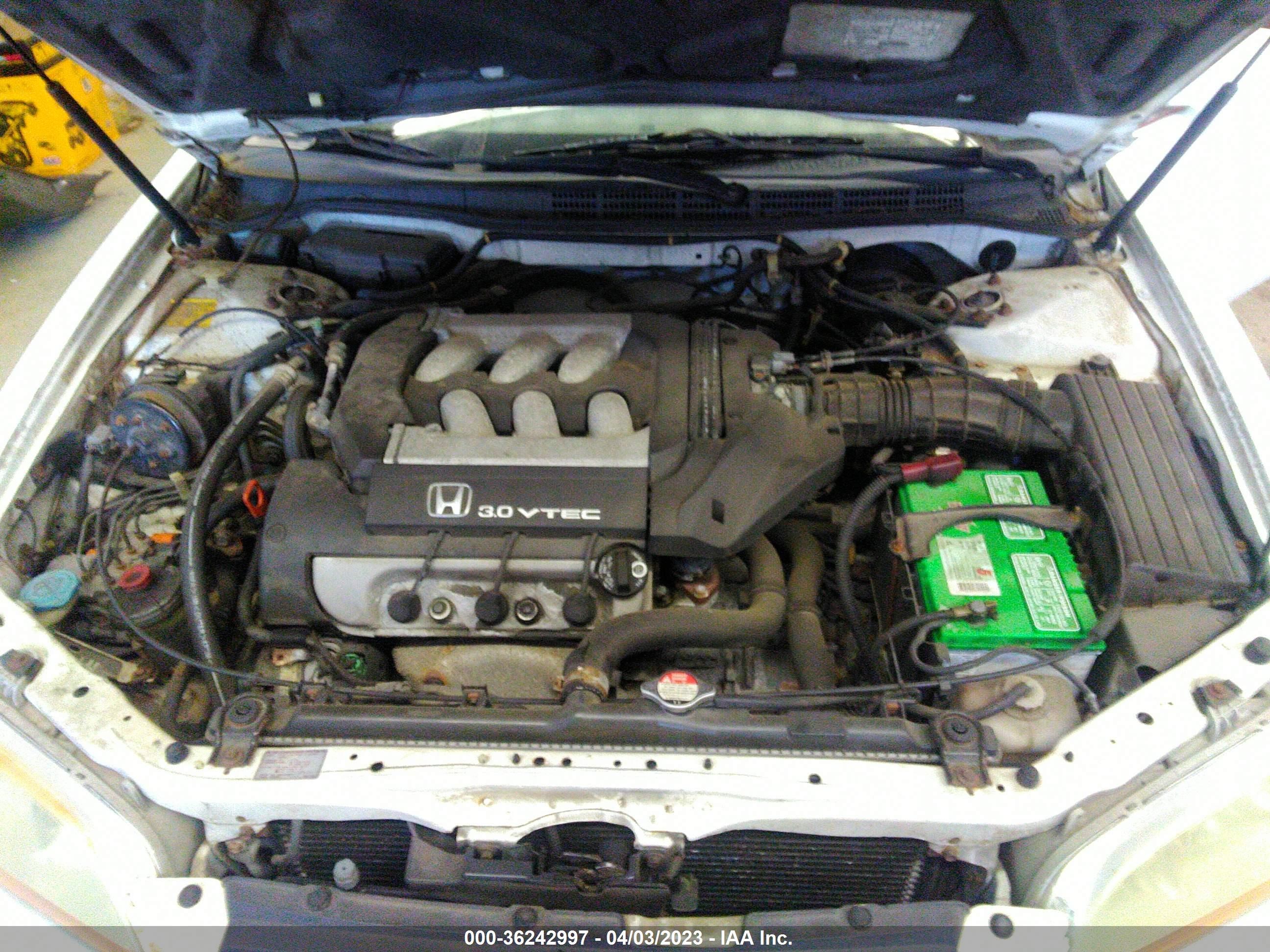 Photo 9 VIN: 1HGCG2258WA013189 - HONDA ACCORD 