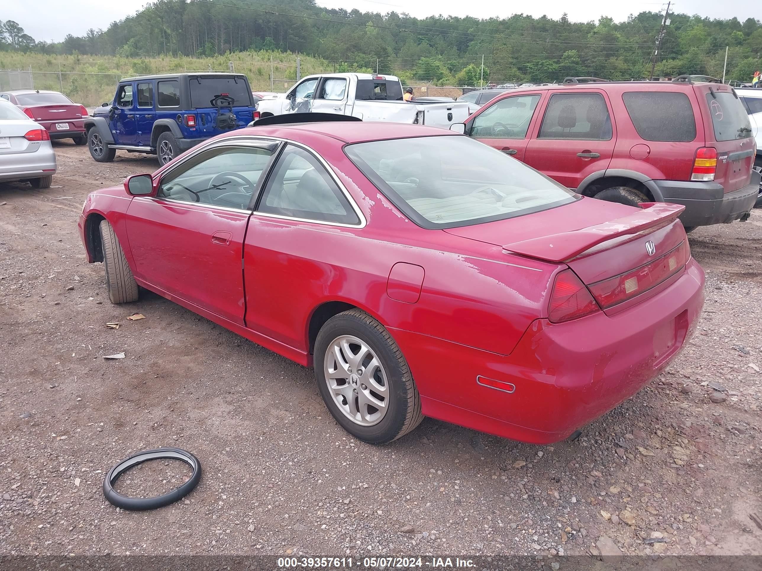 Photo 2 VIN: 1HGCG225X2A001751 - HONDA ACCORD 