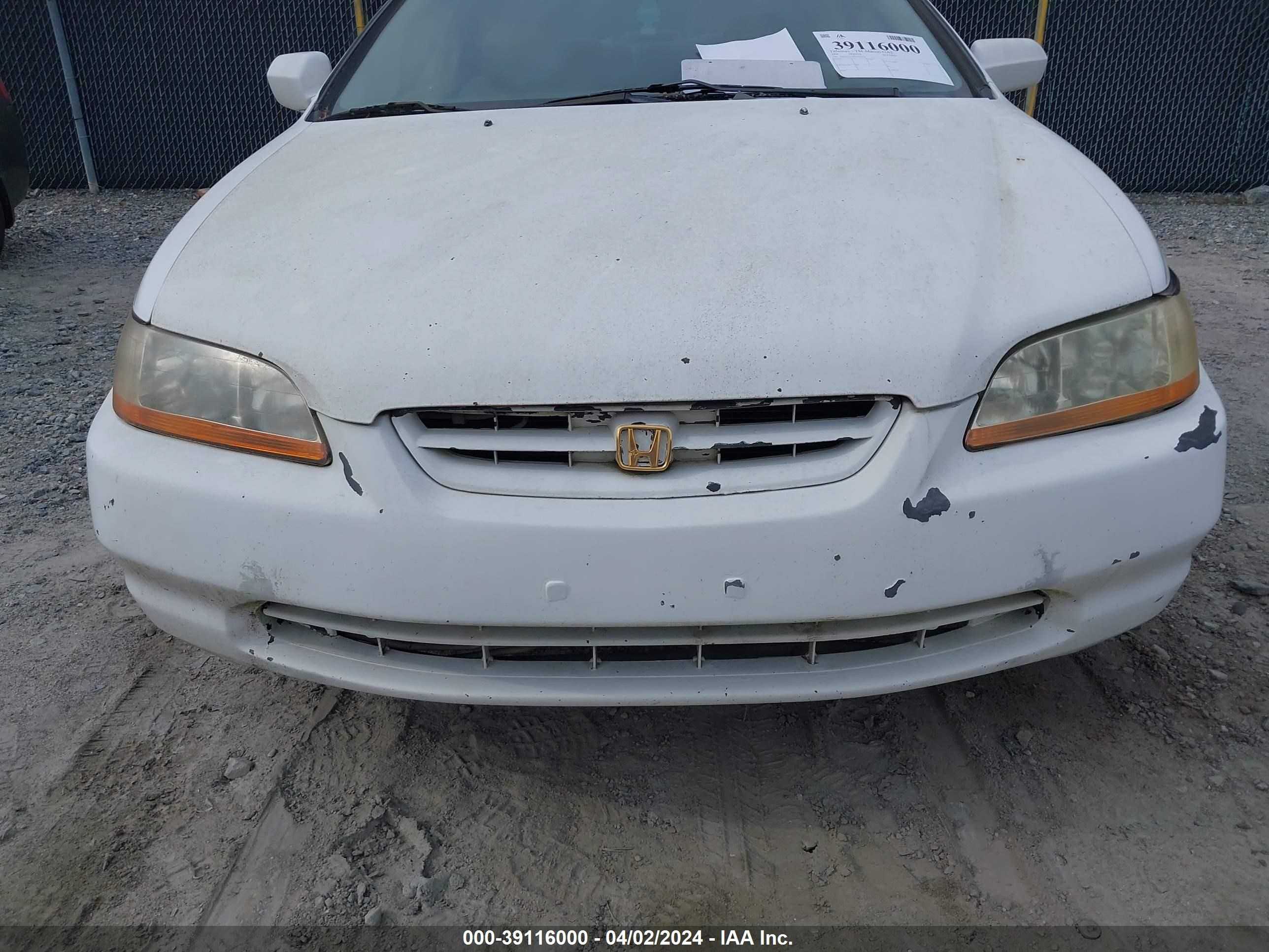 Photo 10 VIN: 1HGCG225XWA013534 - HONDA ACCORD 