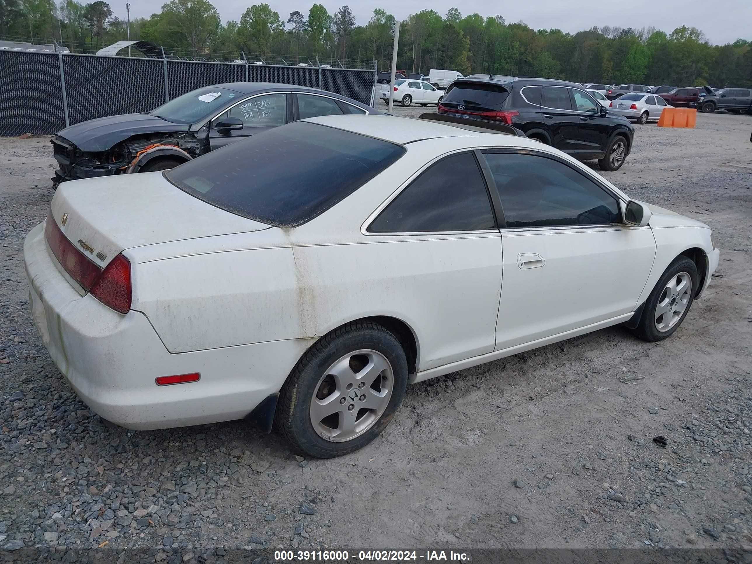 Photo 3 VIN: 1HGCG225XWA013534 - HONDA ACCORD 